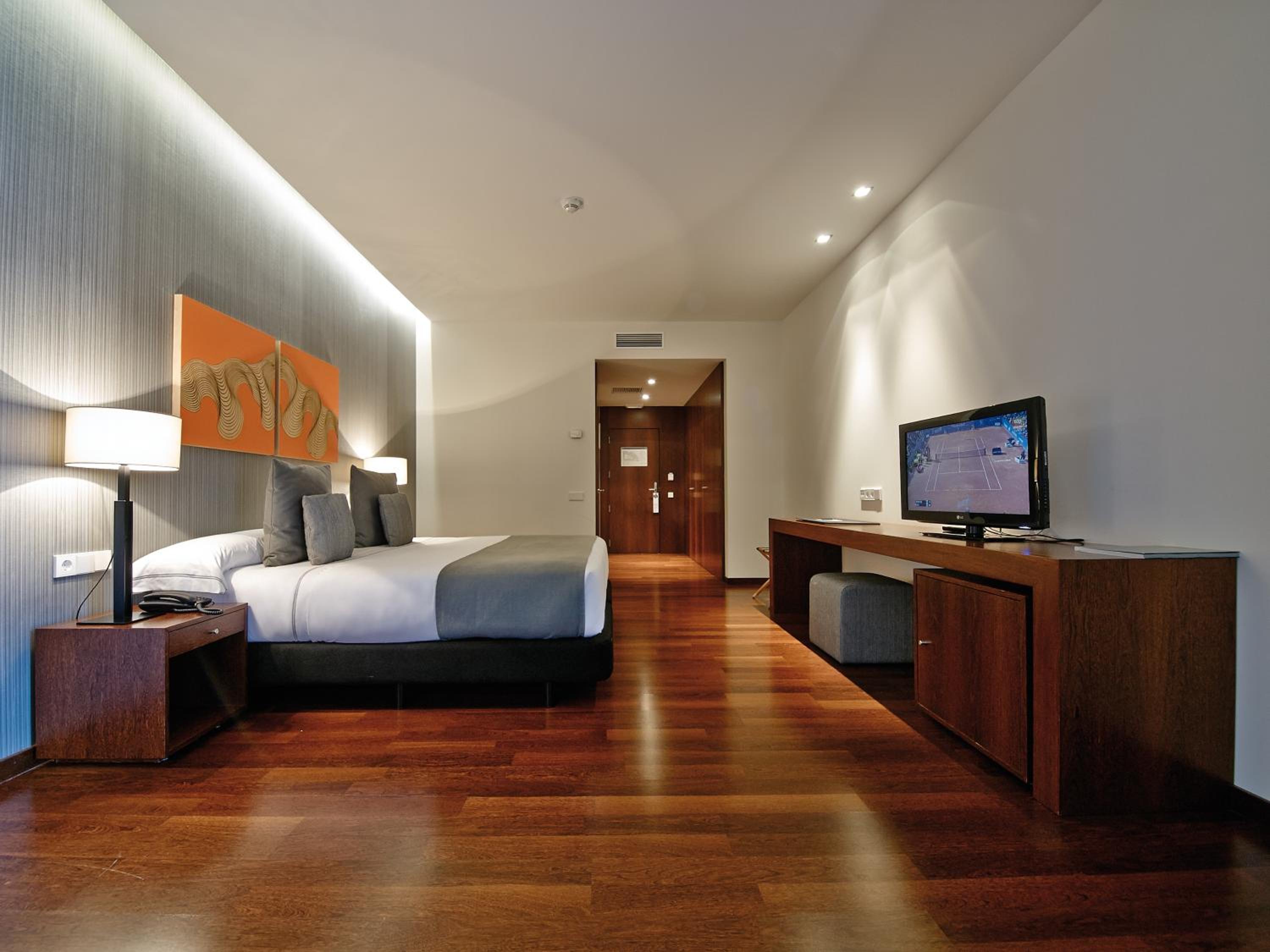 Premium Double Room with Parking - Photo 7