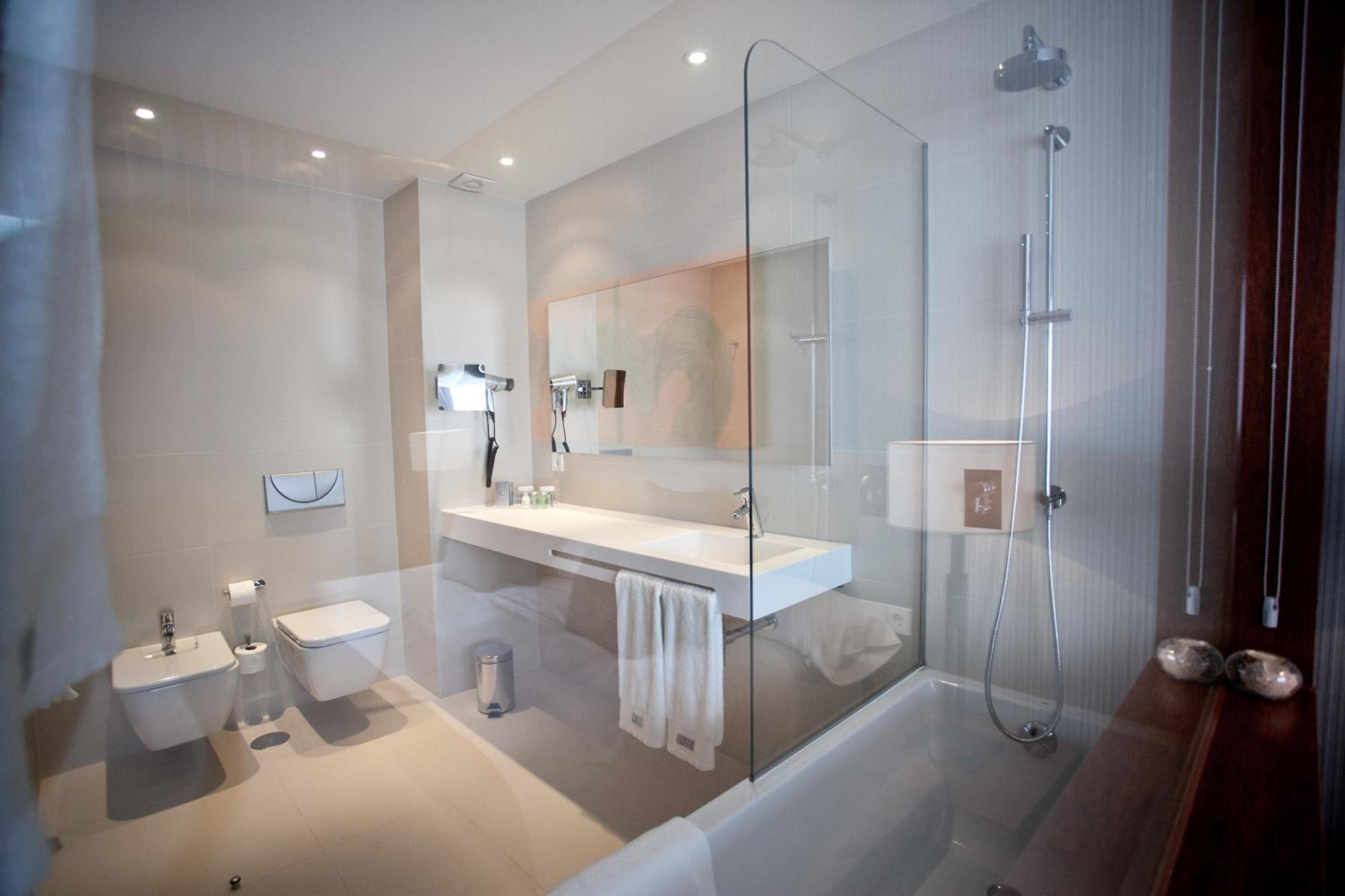 Premium Double Room with Parking - Photo 8