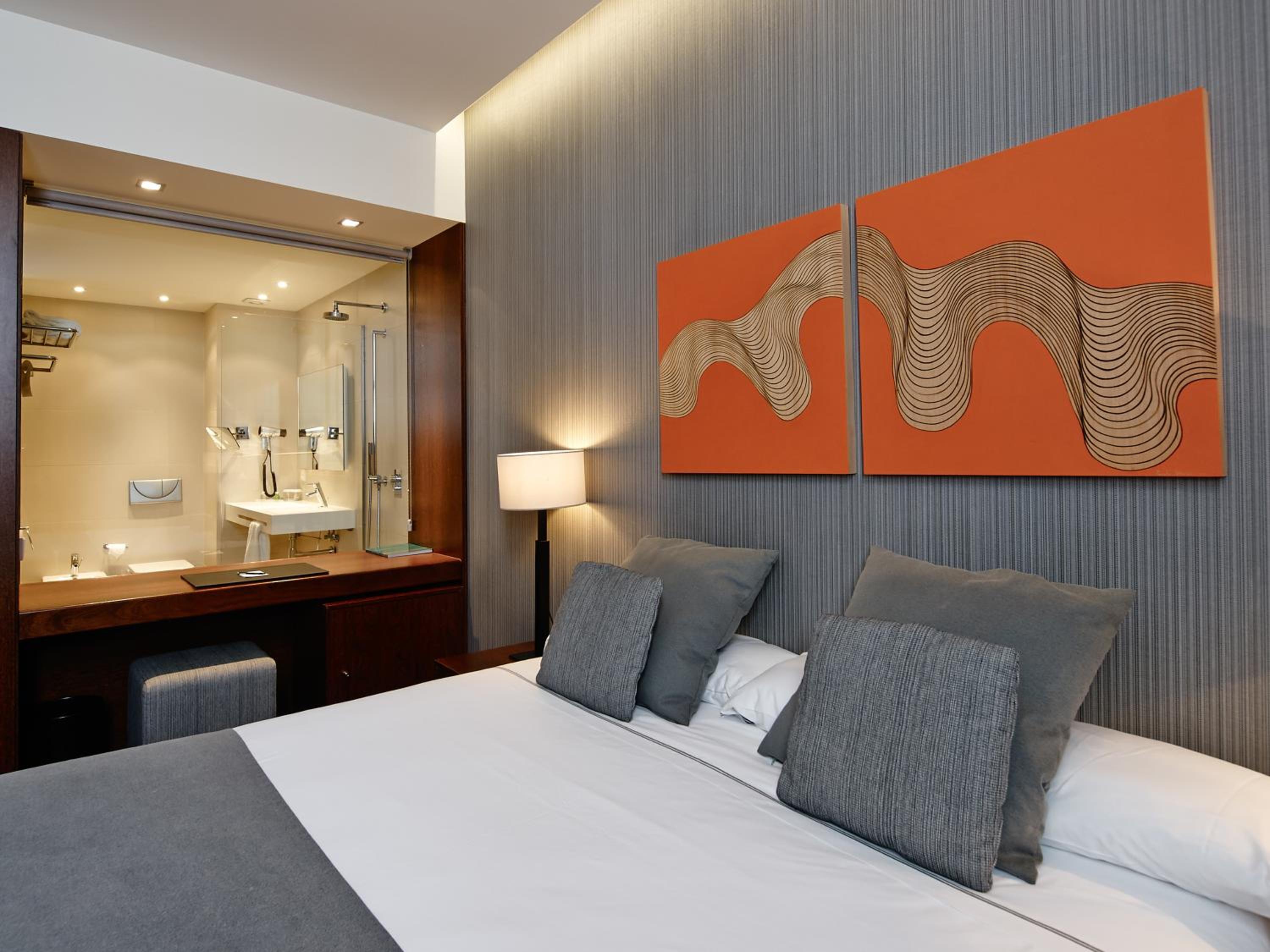 Premium Double Room with Parking - Photo 3