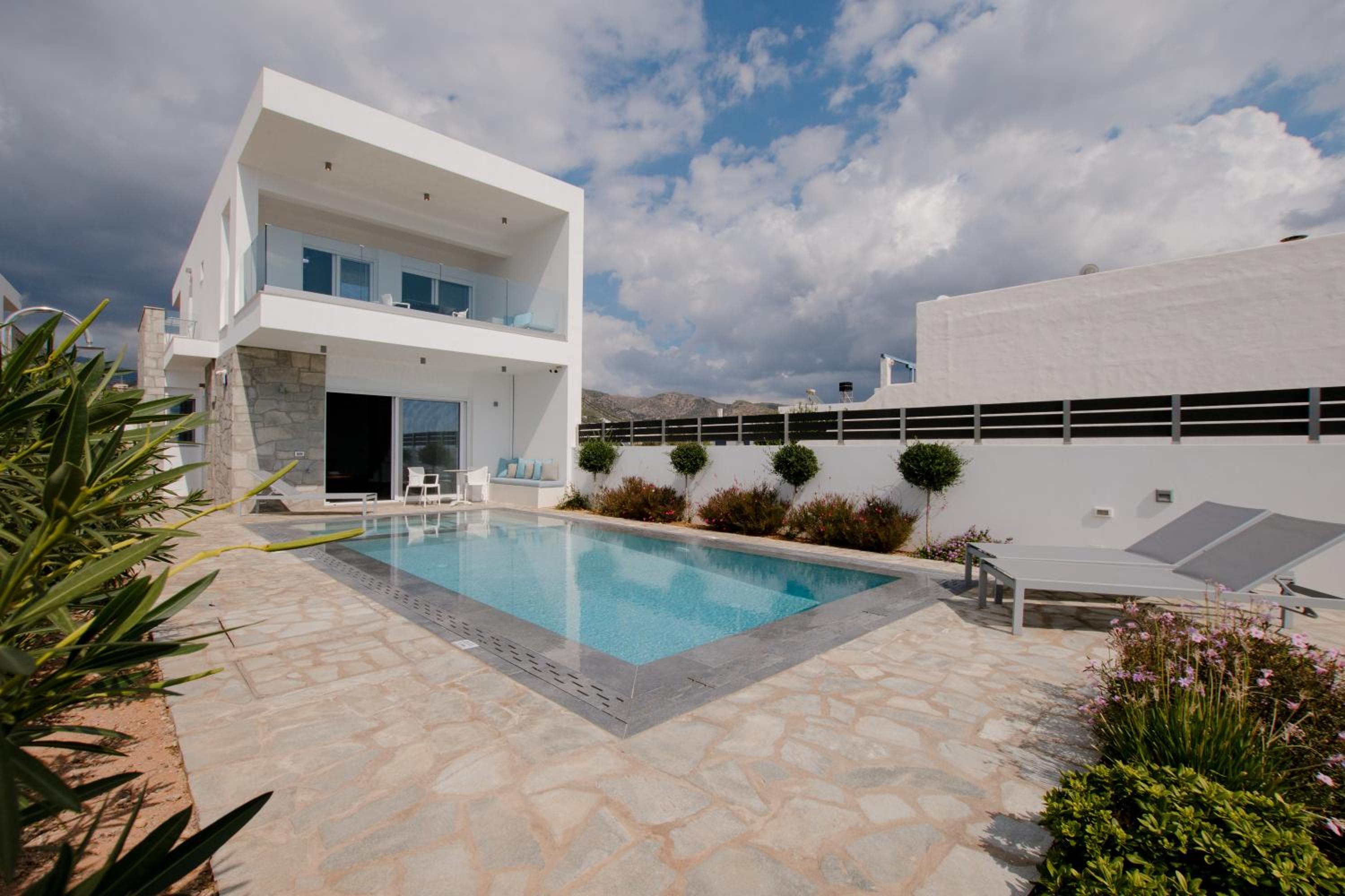 Three-Bedroom Villa photo 2