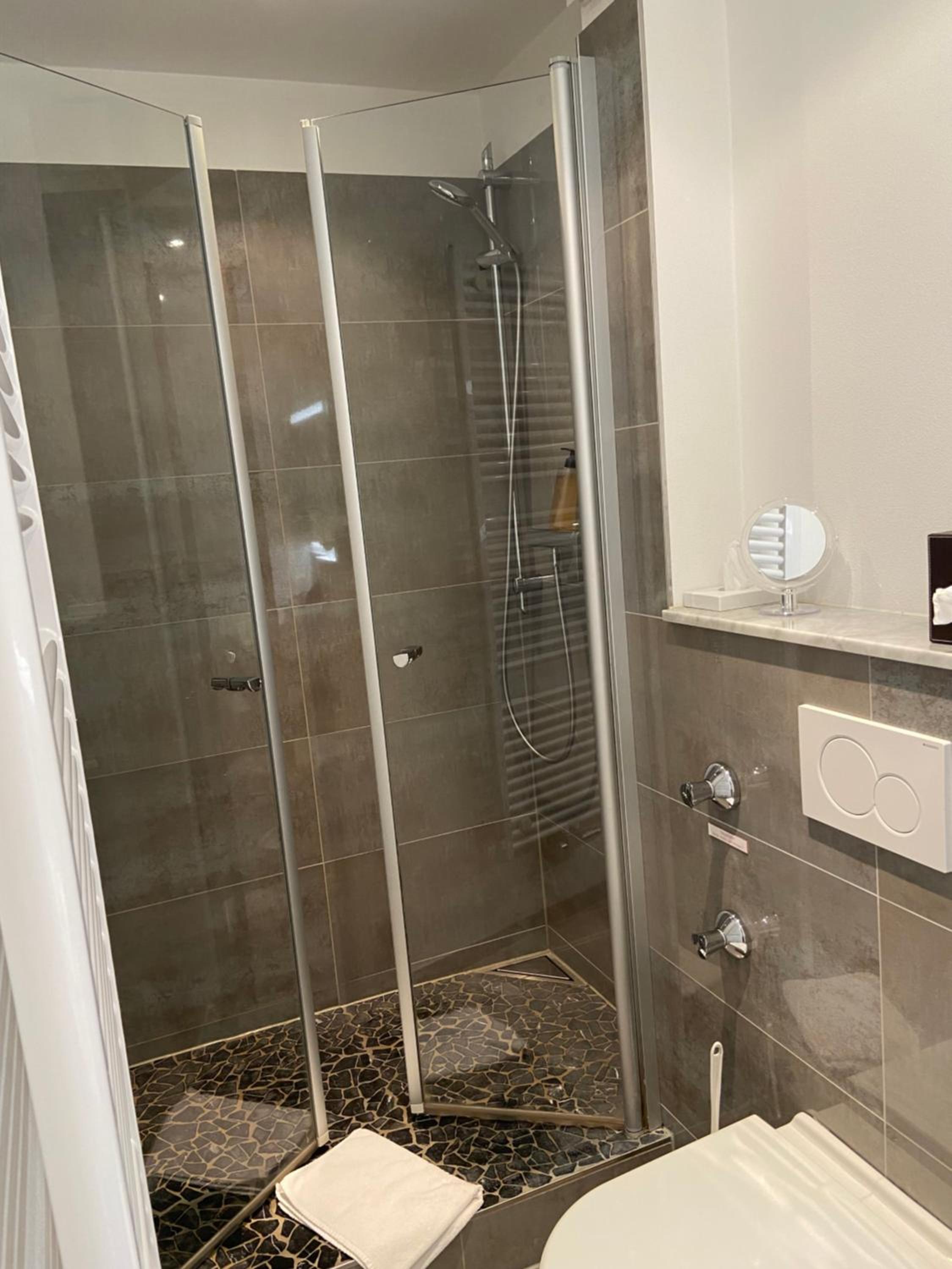 Double Room - Photo 10