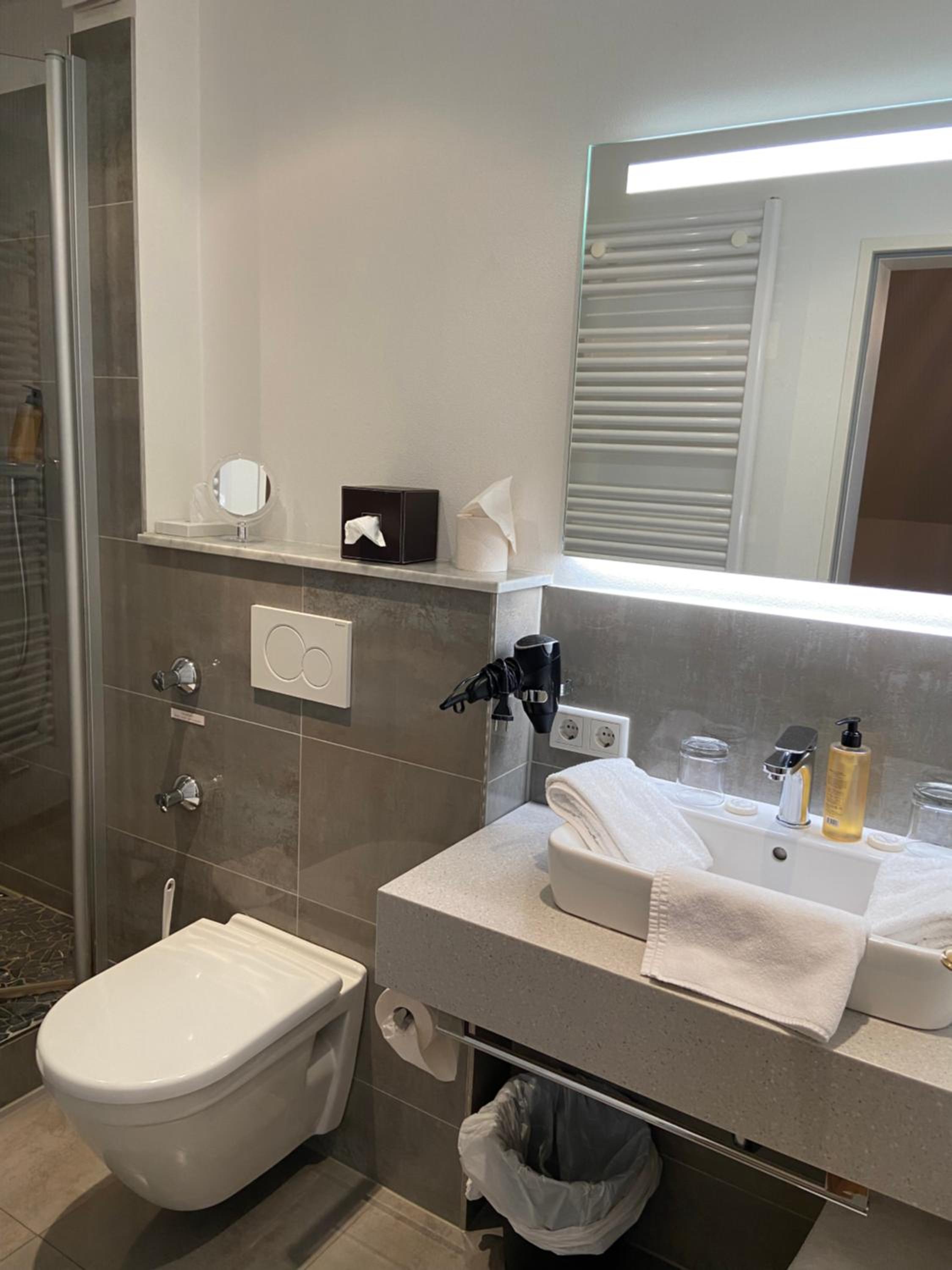 Double Room - Photo 11