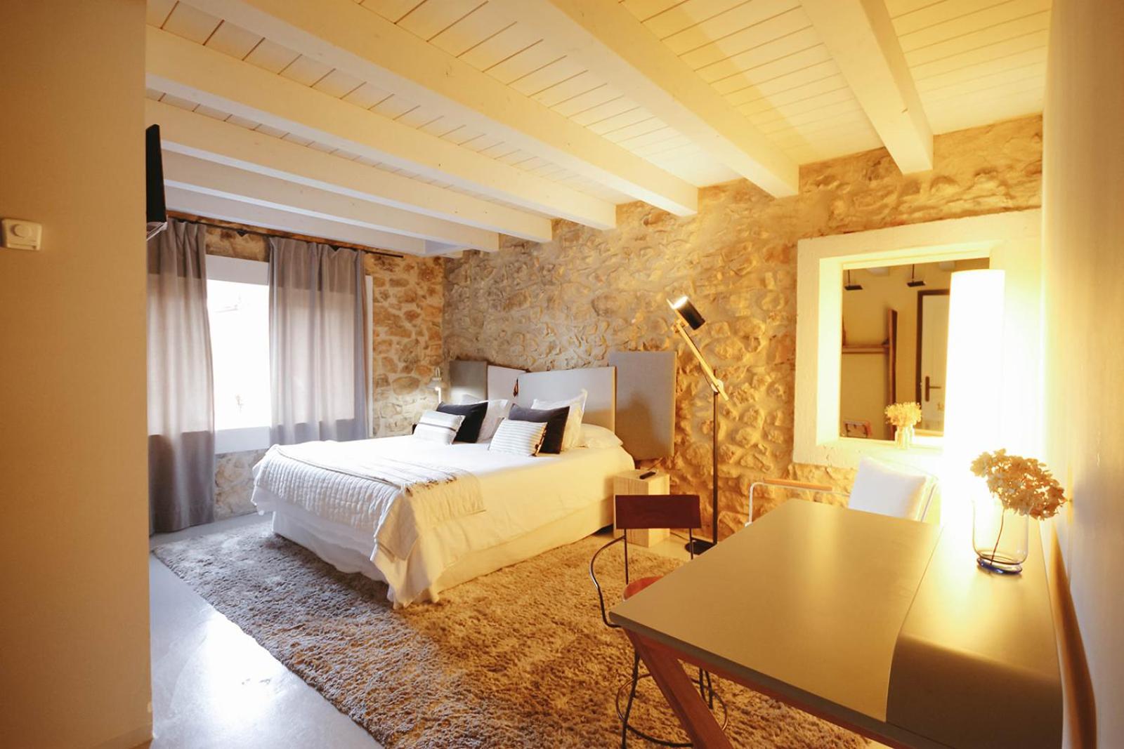 Double or Twin Room - Photo 12