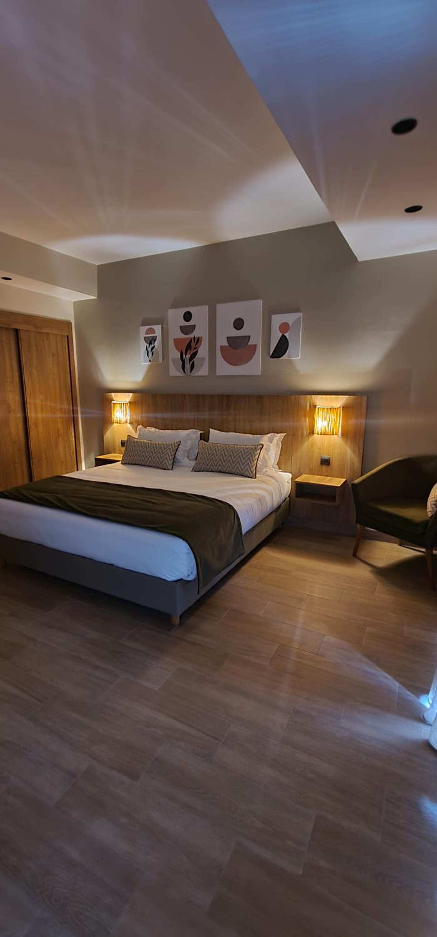 Queen Room - Disability Access