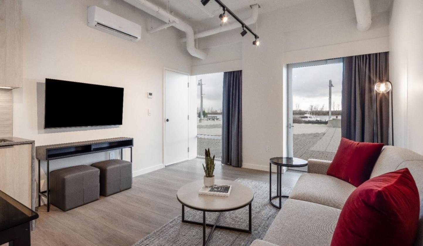 Waterfront Junior One Bedroom Suite photo 3