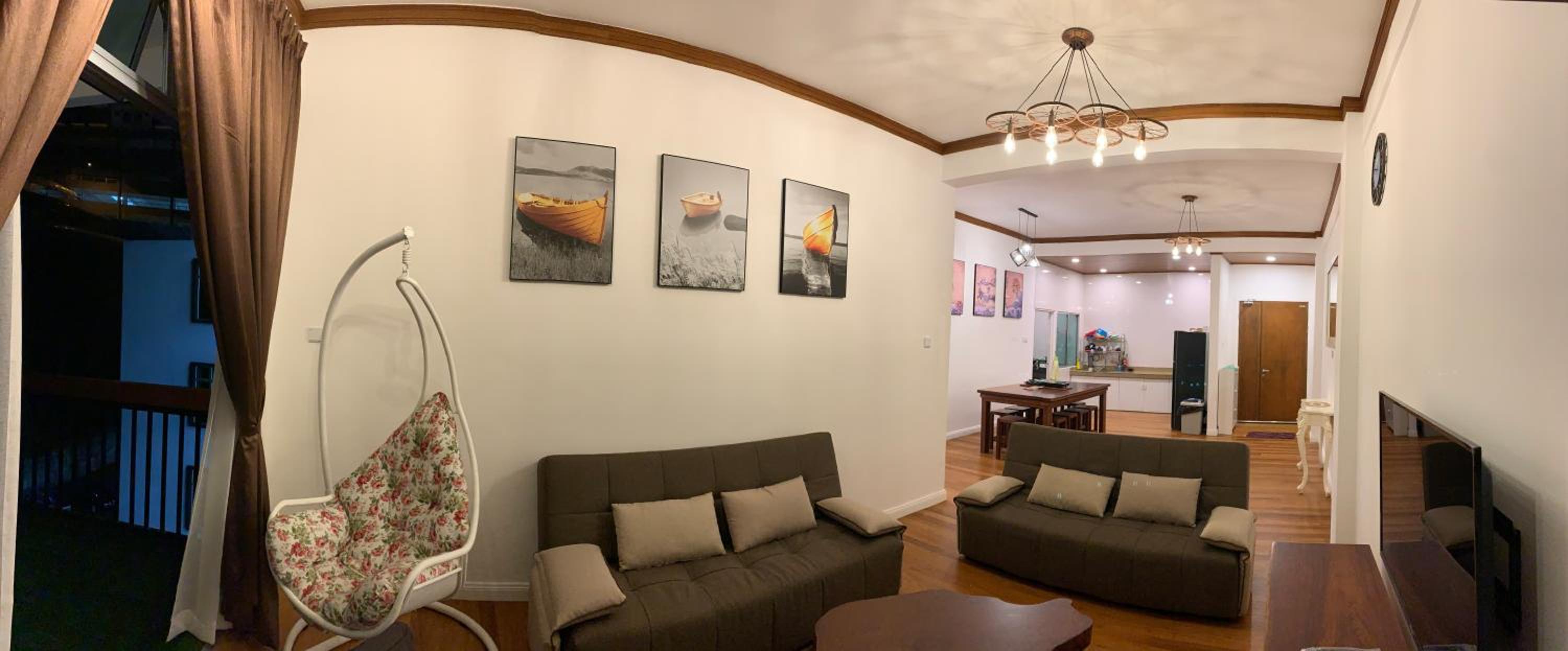 Three-Bedroom Apartment photo 2