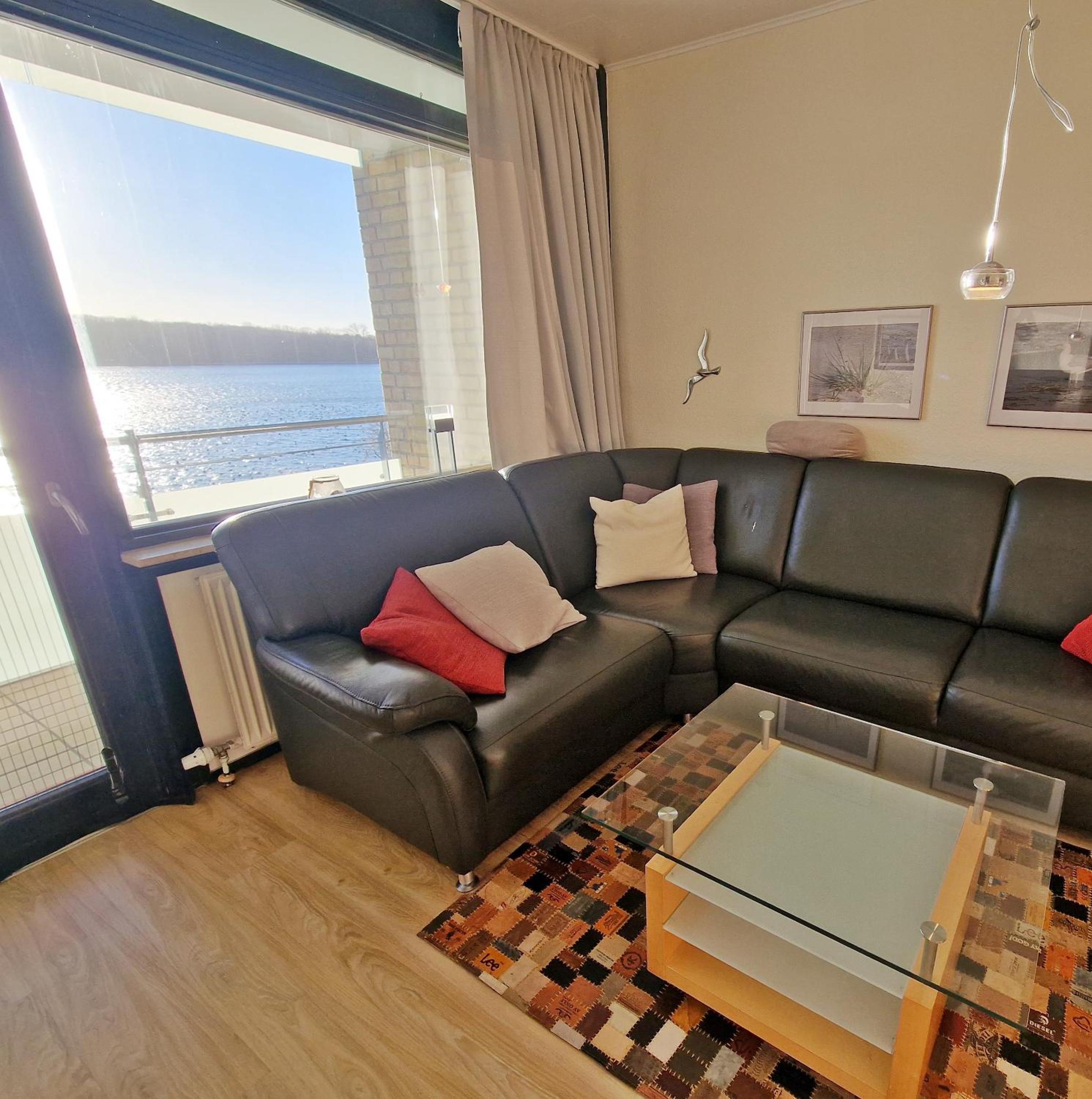 Apartment with Lake View photo 2