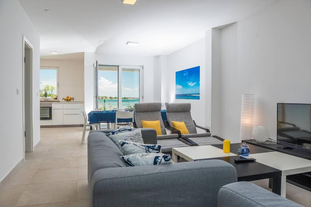 Villa - Beach Front photo 1