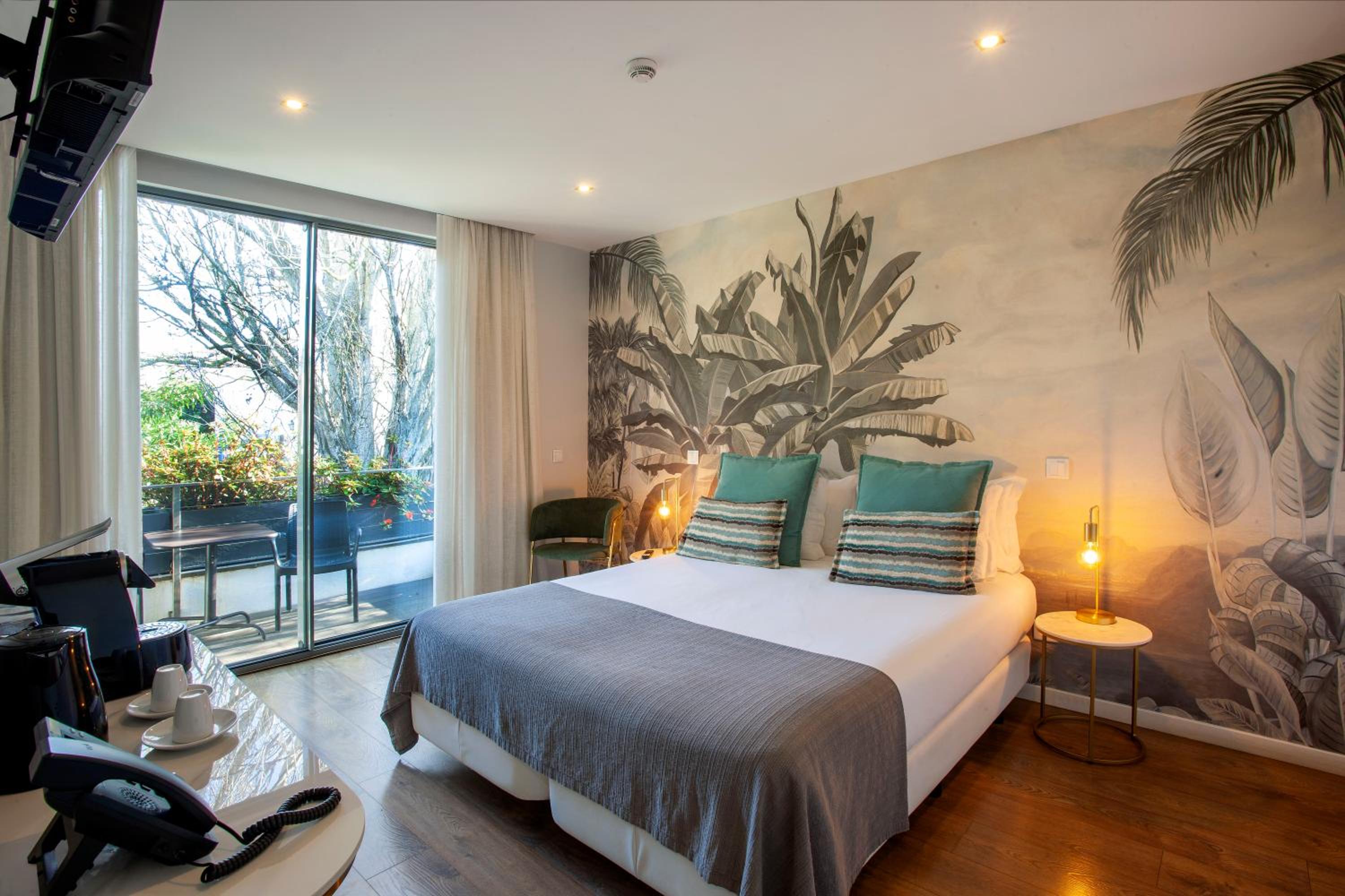 Superior Double Room with Balcony - Photo 12