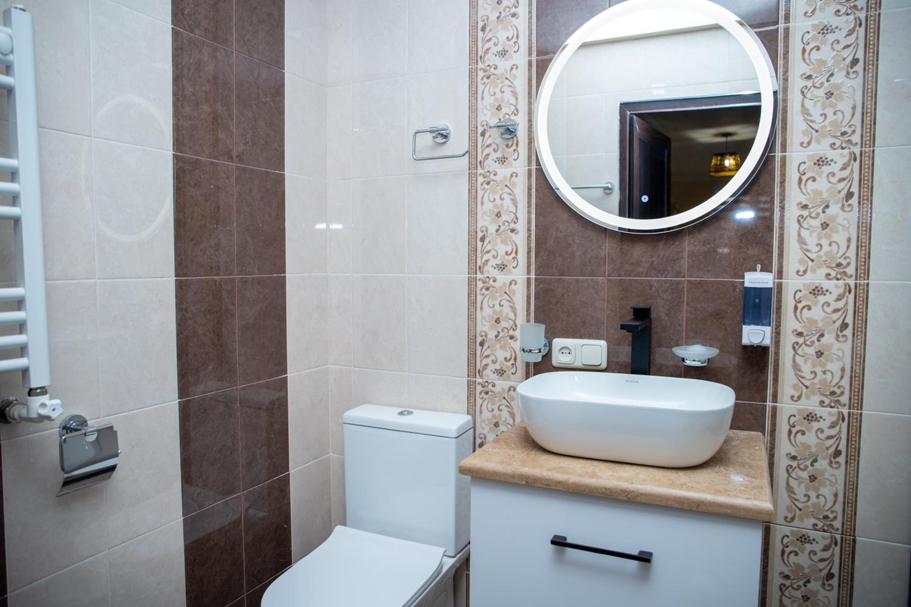 Large Double Room photo 1