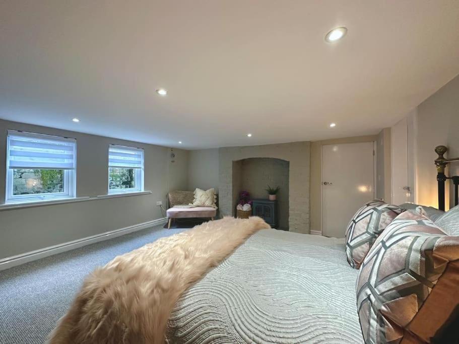 Three-Bedroom House photo 3