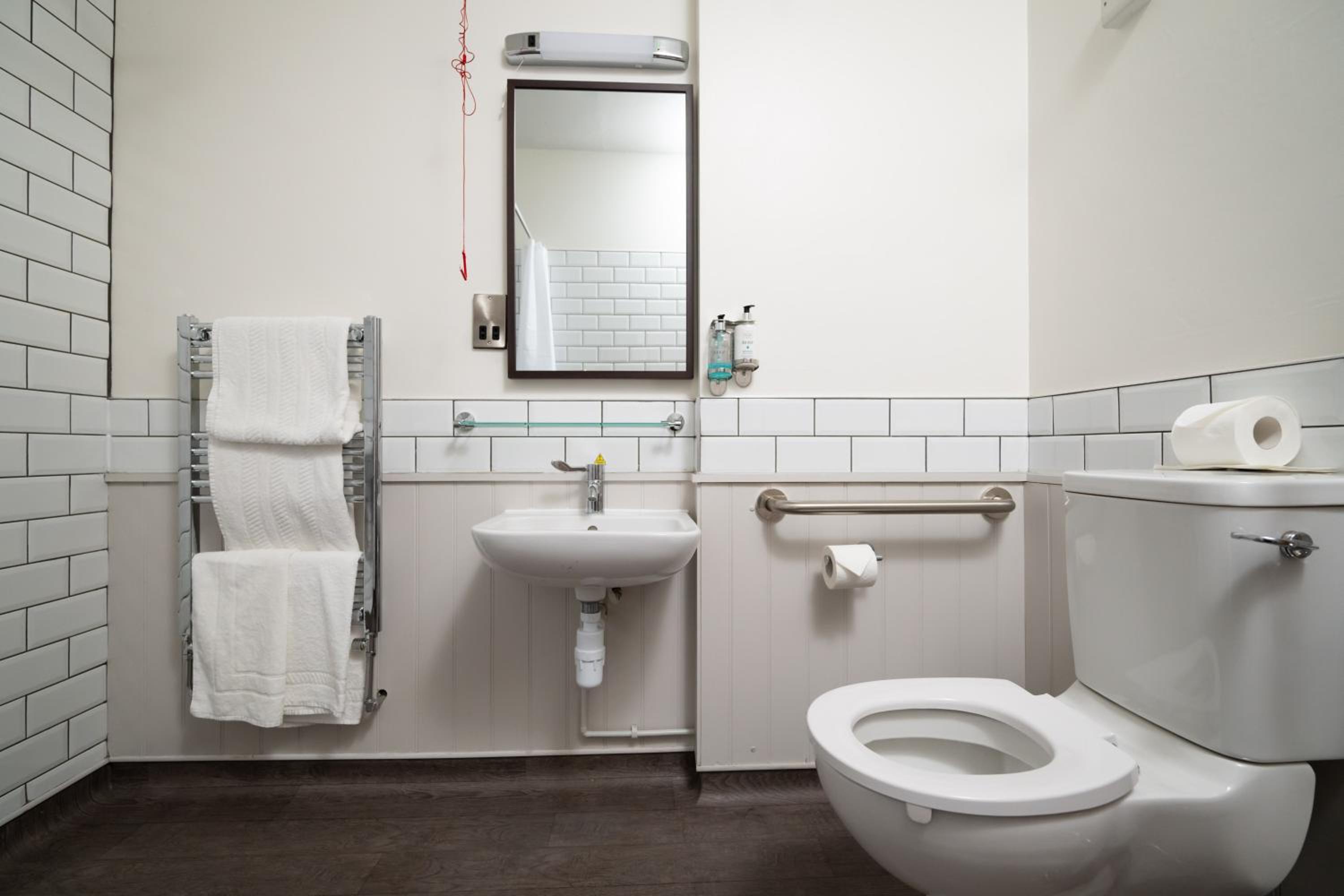 Double Room - Disability Access photo 3