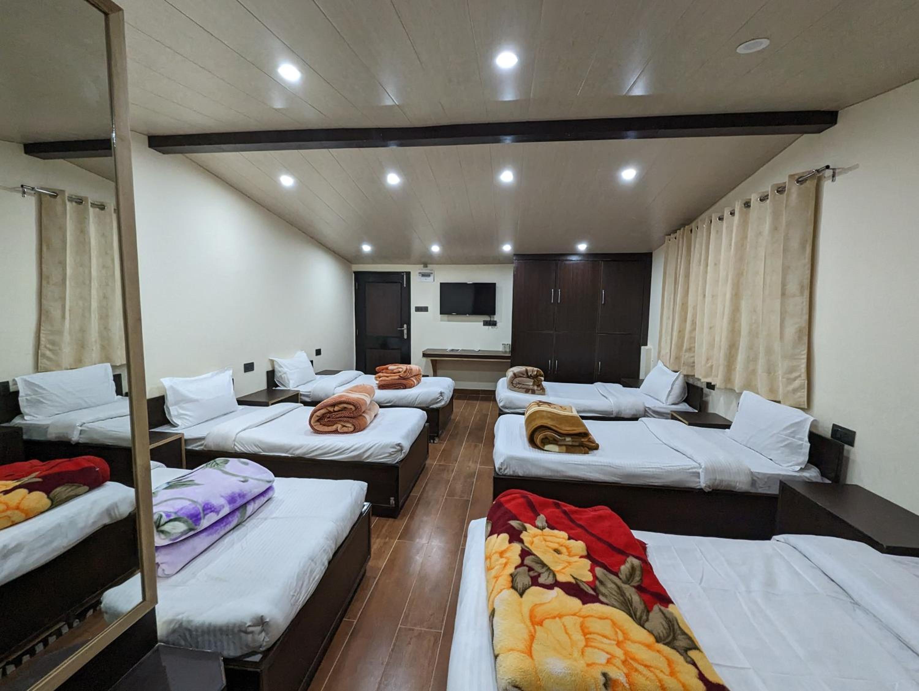 Deluxe Family Room photo 1