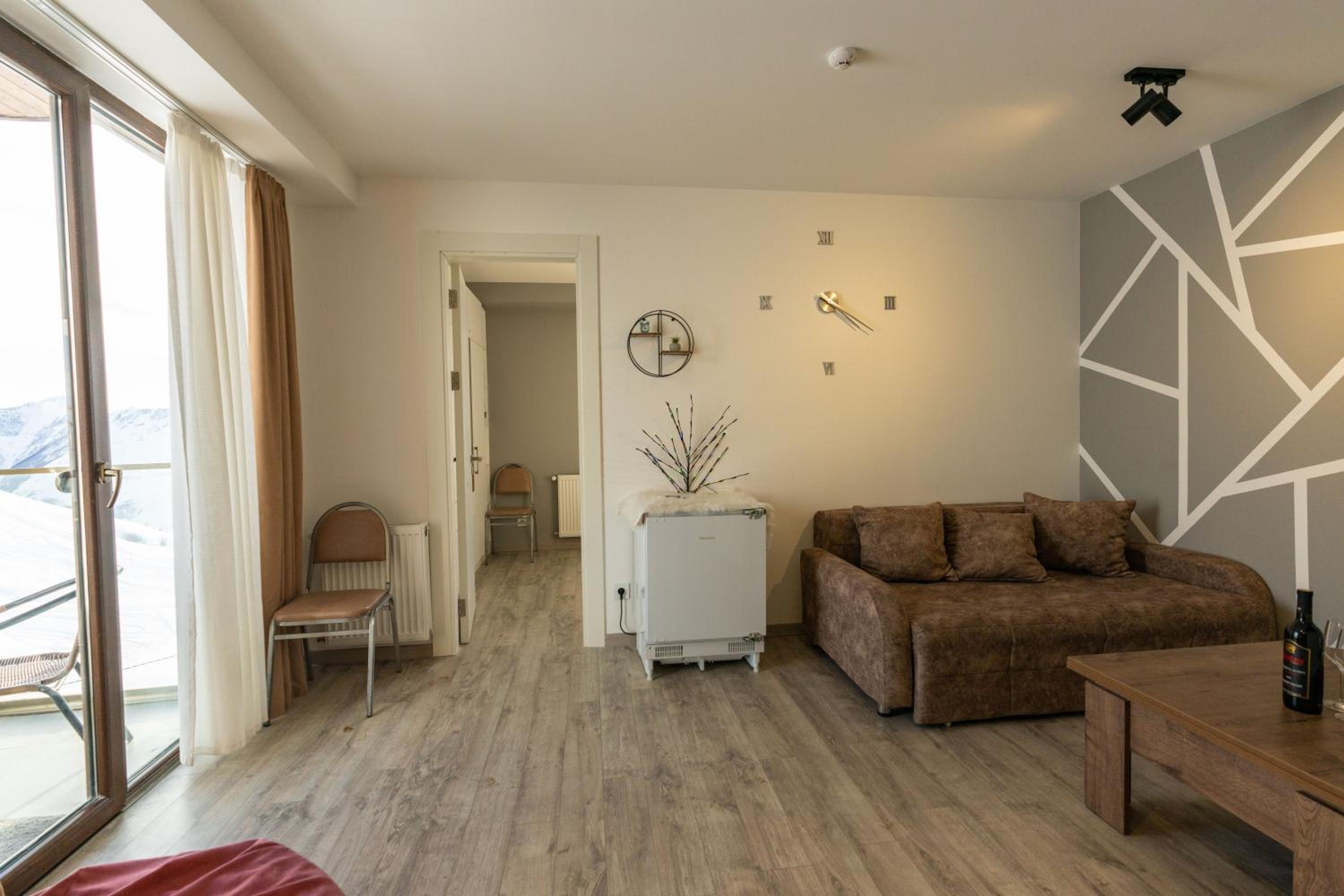 One-Bedroom Apartment photo 3