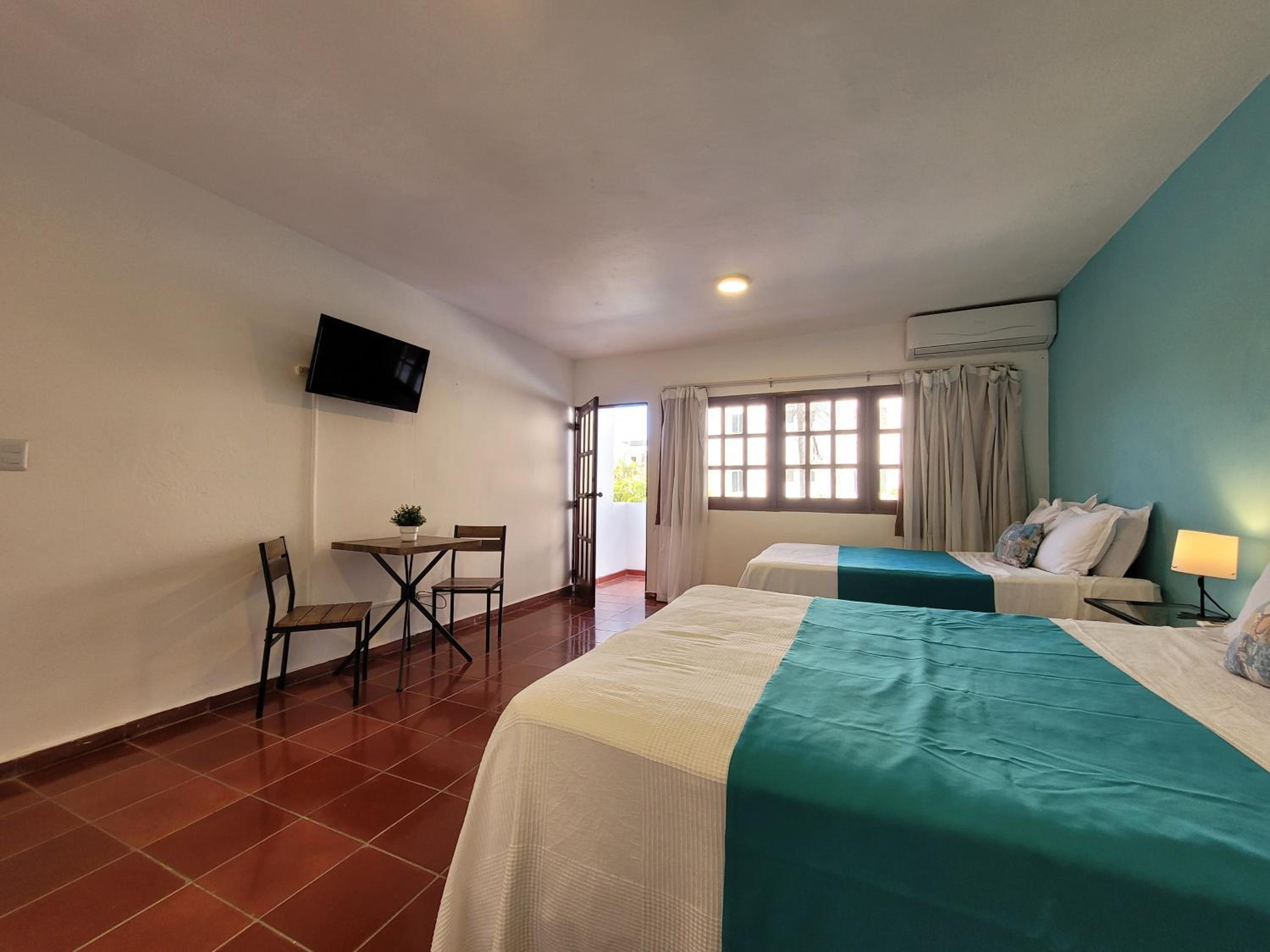 Double Room with Two Double Beds photo 3