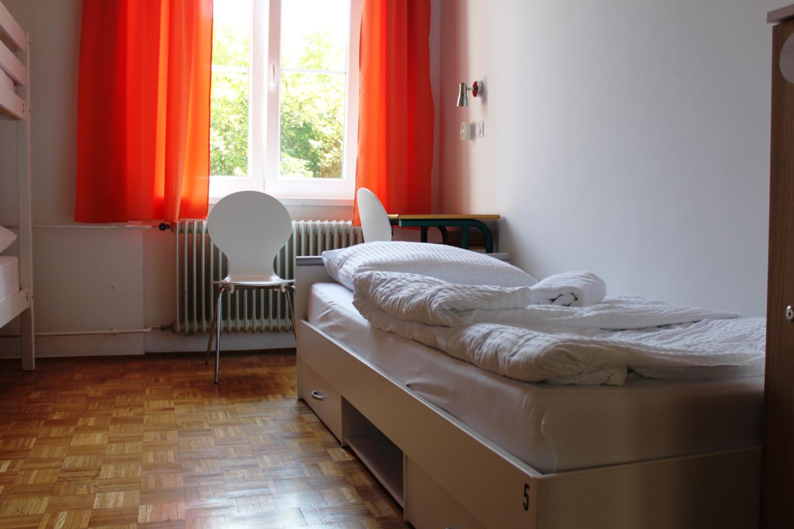 Bunk Bed in 5-Bed Mixed Dormitory Room photo 1