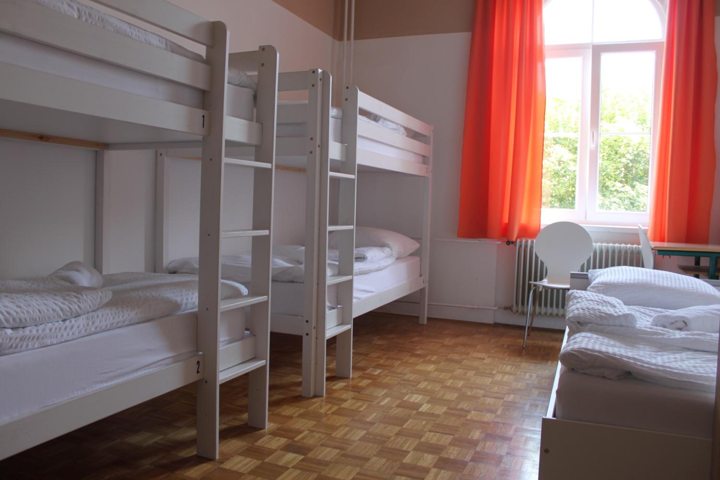 Bunk Bed in 5-Bed Mixed Dormitory Room photo 3