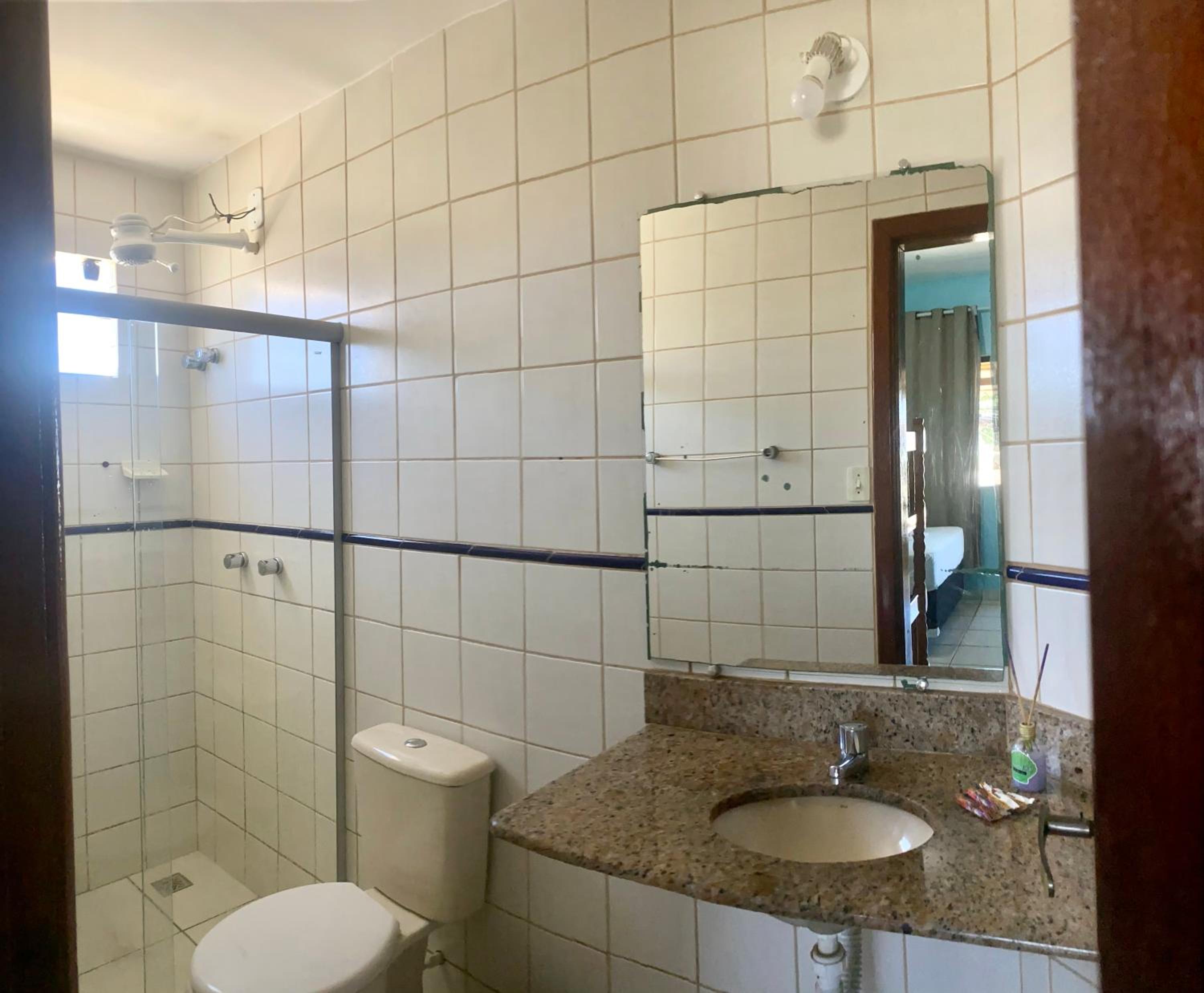 Suite with Balcony - Photo 6