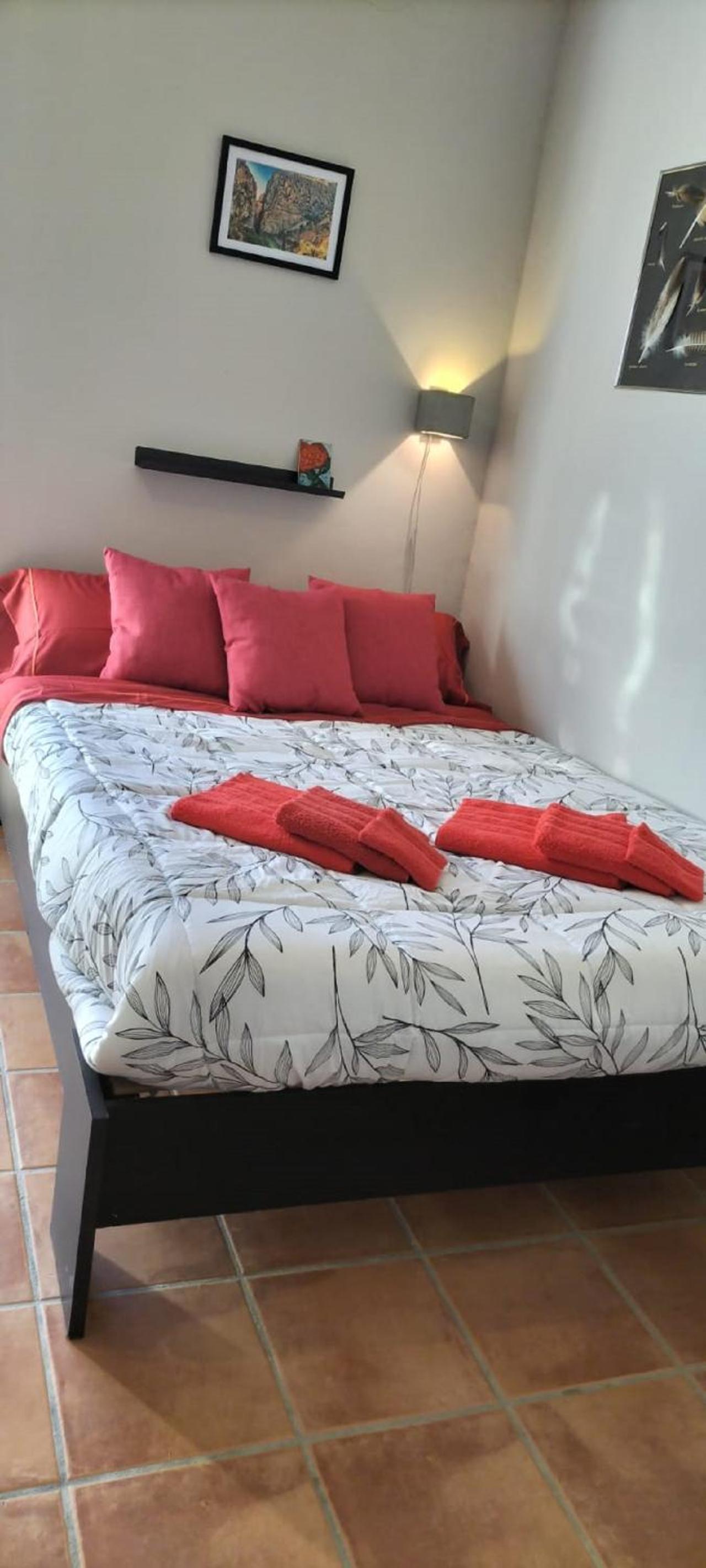 Basic Triple Room with Shared Bathroom