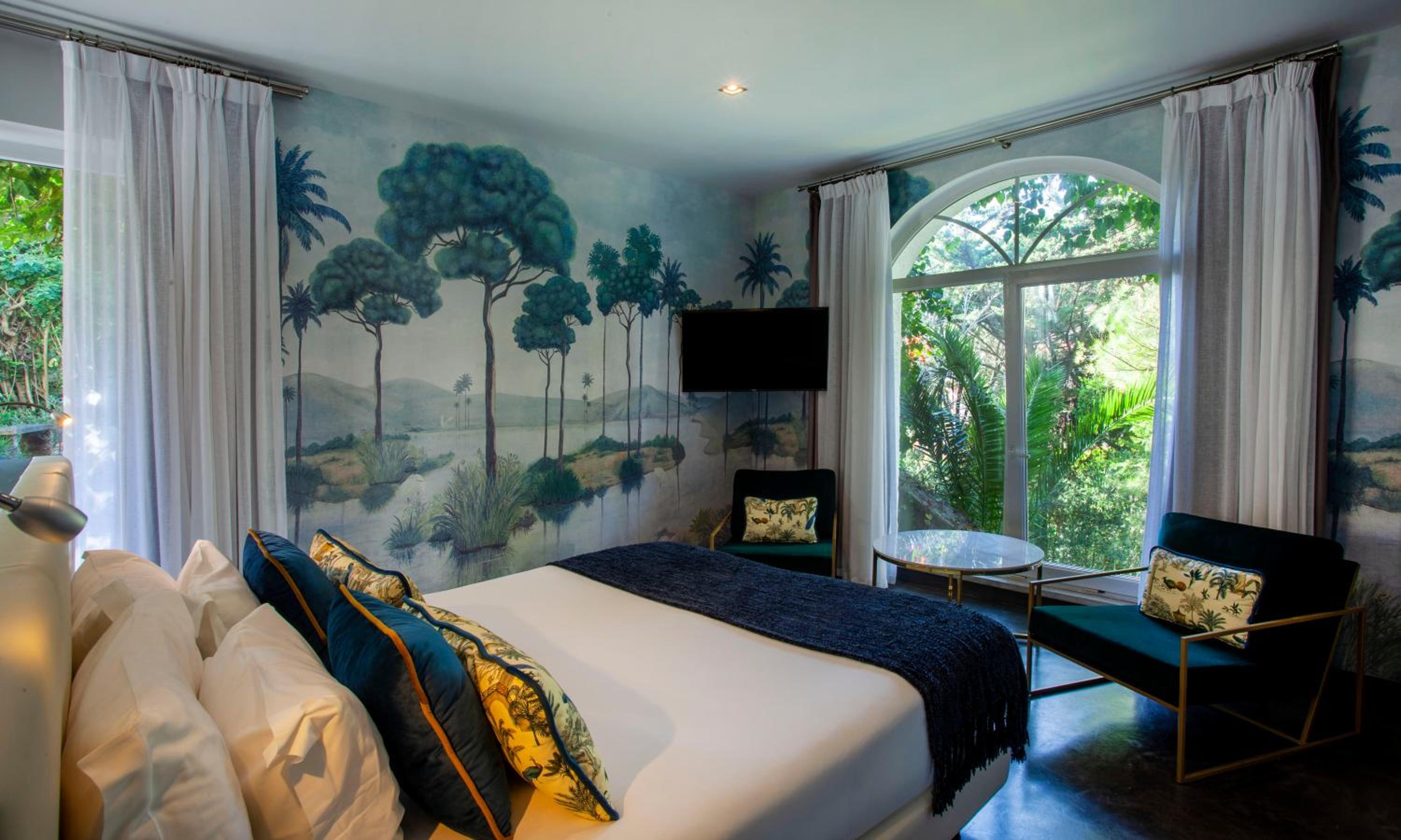 Junior Suite with Balcony and Kitchenette - Photo 12