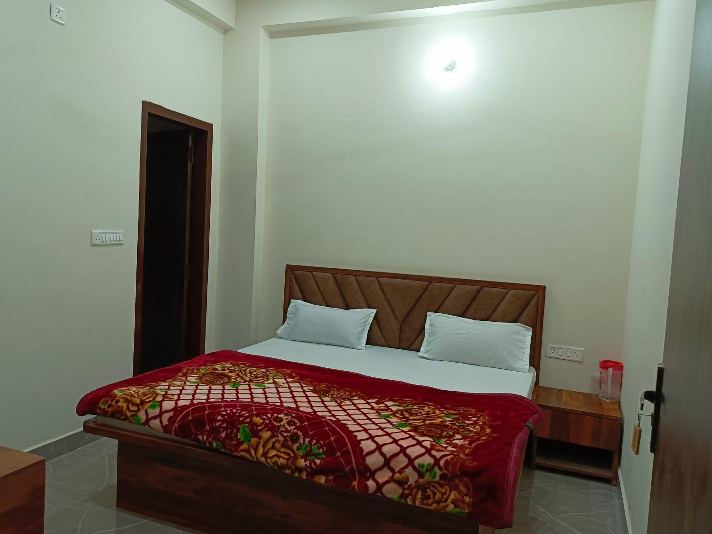 Double Room with Private Bathroom photo 1