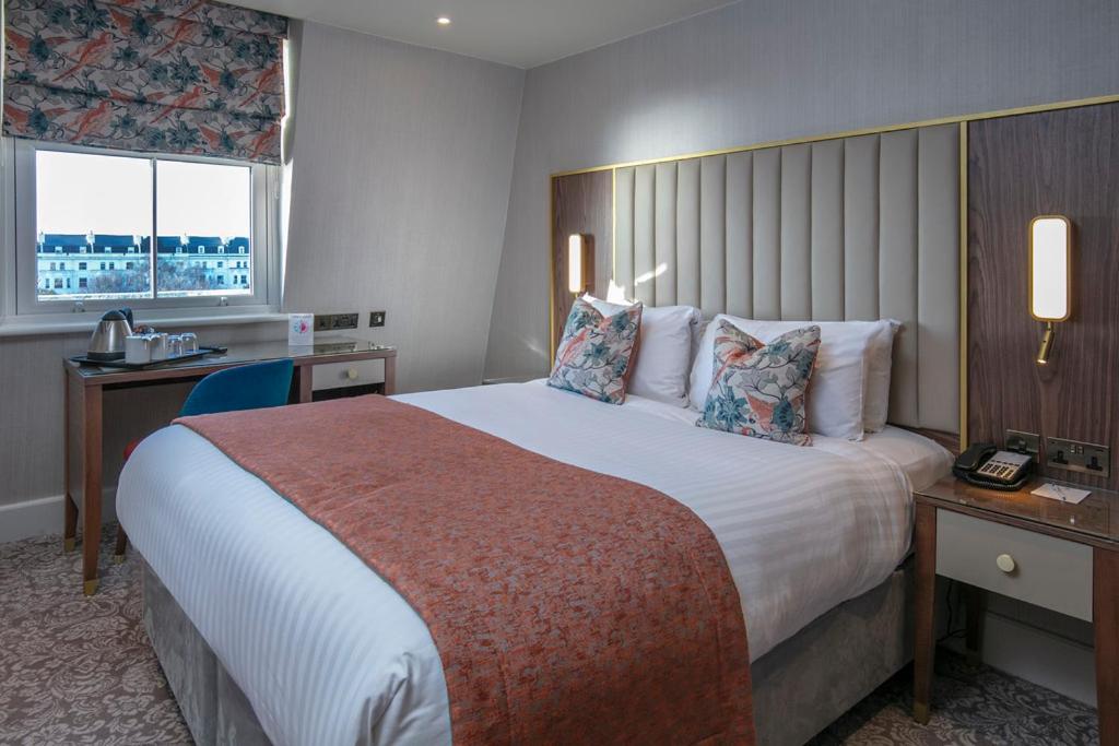 Standard Queen Room - Photo 12
