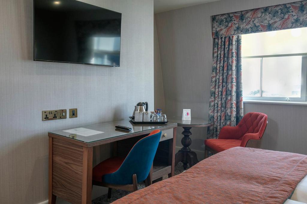 Standard Twin Room - Photo 4