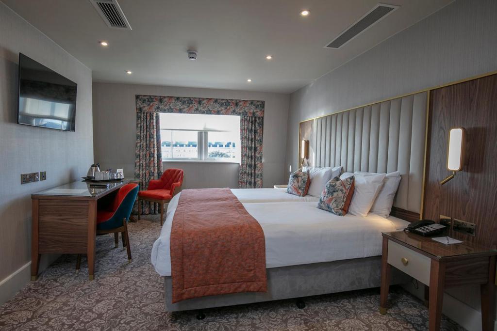 Standard Twin Room - Photo 3