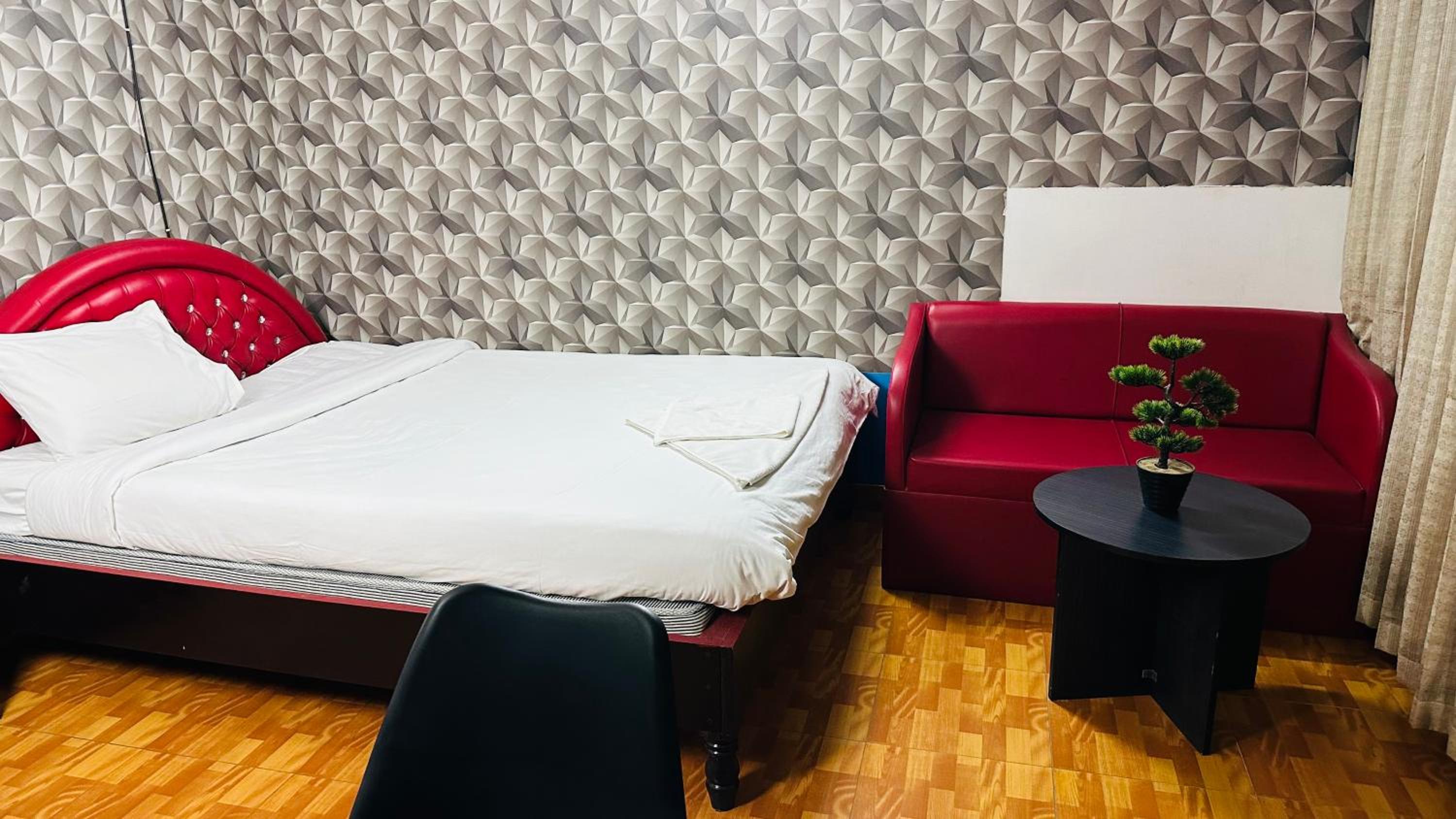 Deluxe Single Room