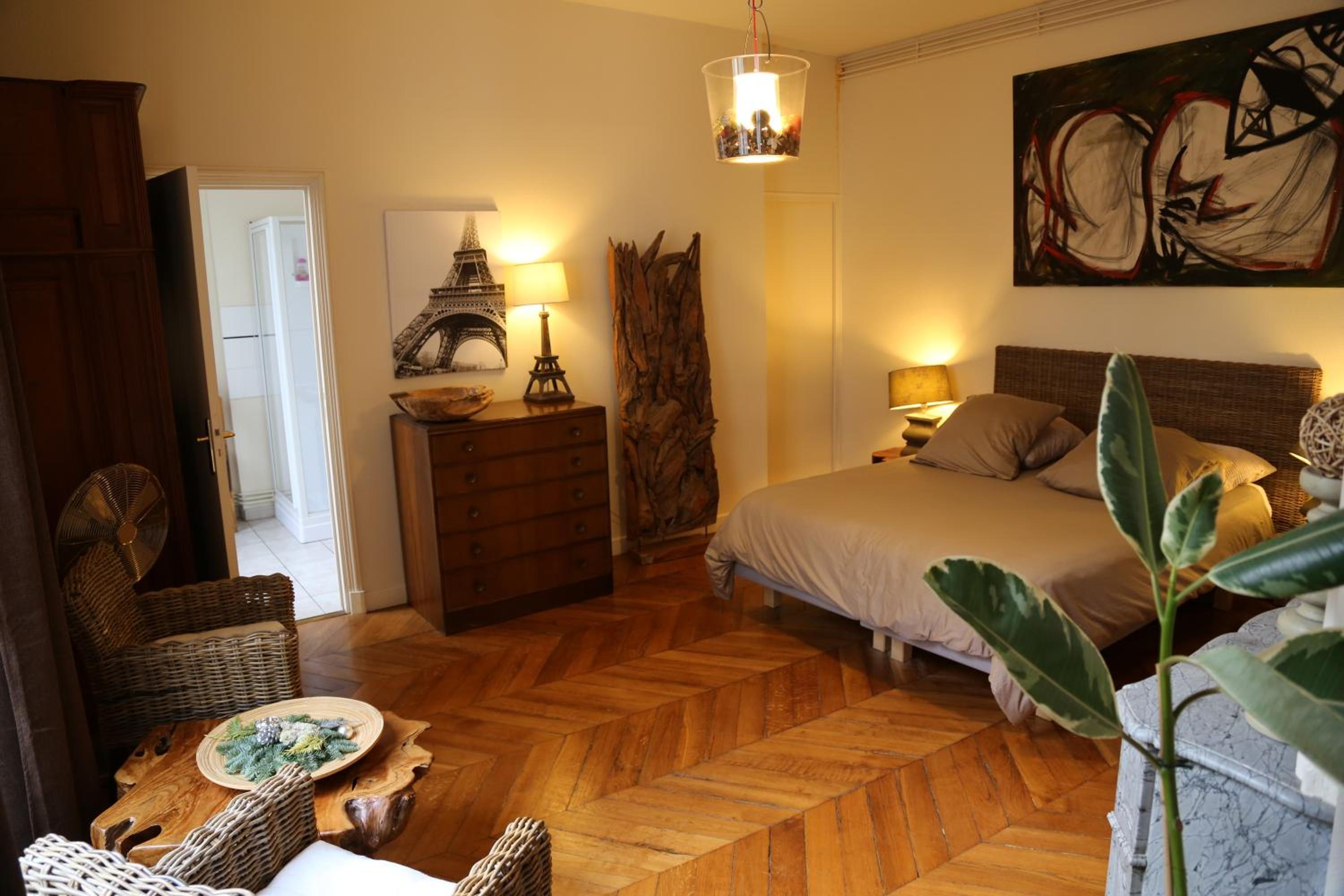 XL Room with Private Bathroom photo 3