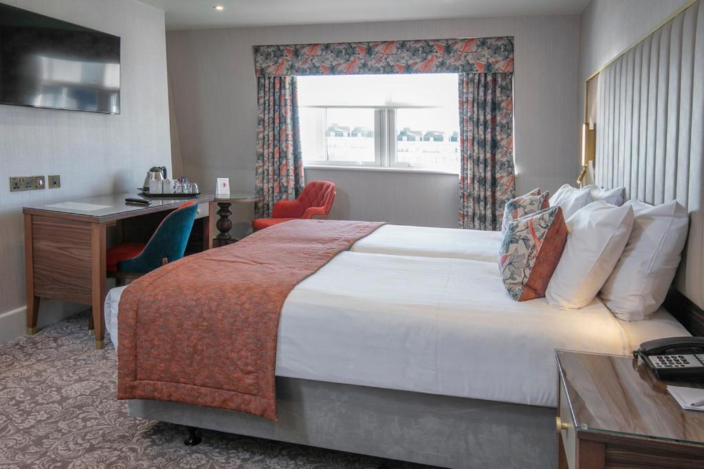 Standard Twin Room - Photo 1