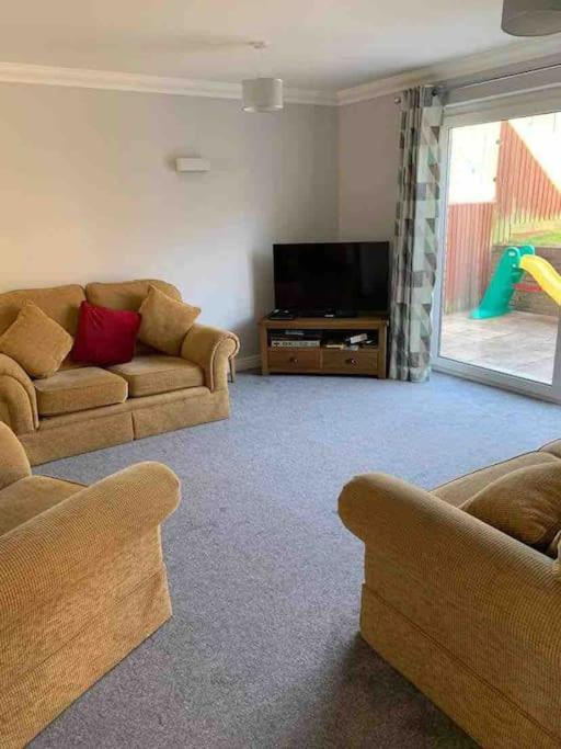Three-Bedroom House photo 1