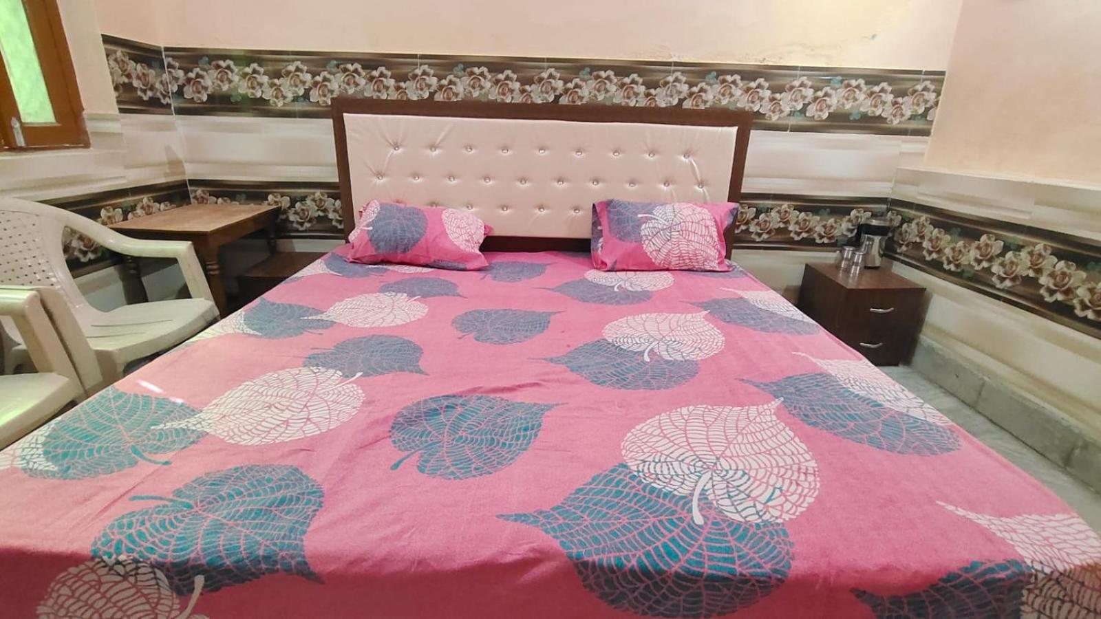 Budget Double Room photo 2