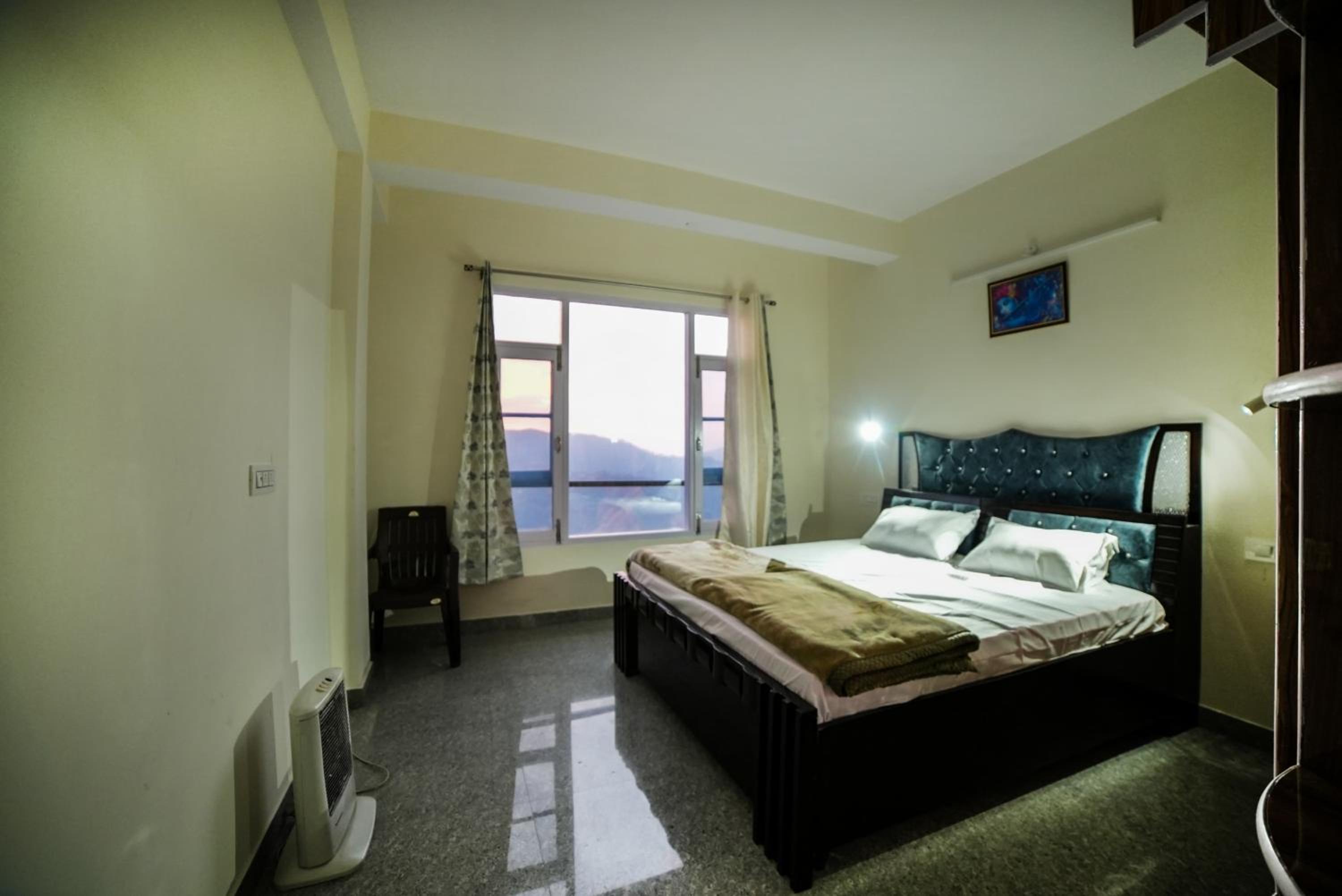 Apartment with Mountain View photo 1