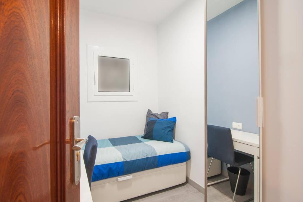 Three-Bedroom Apartment photo 2