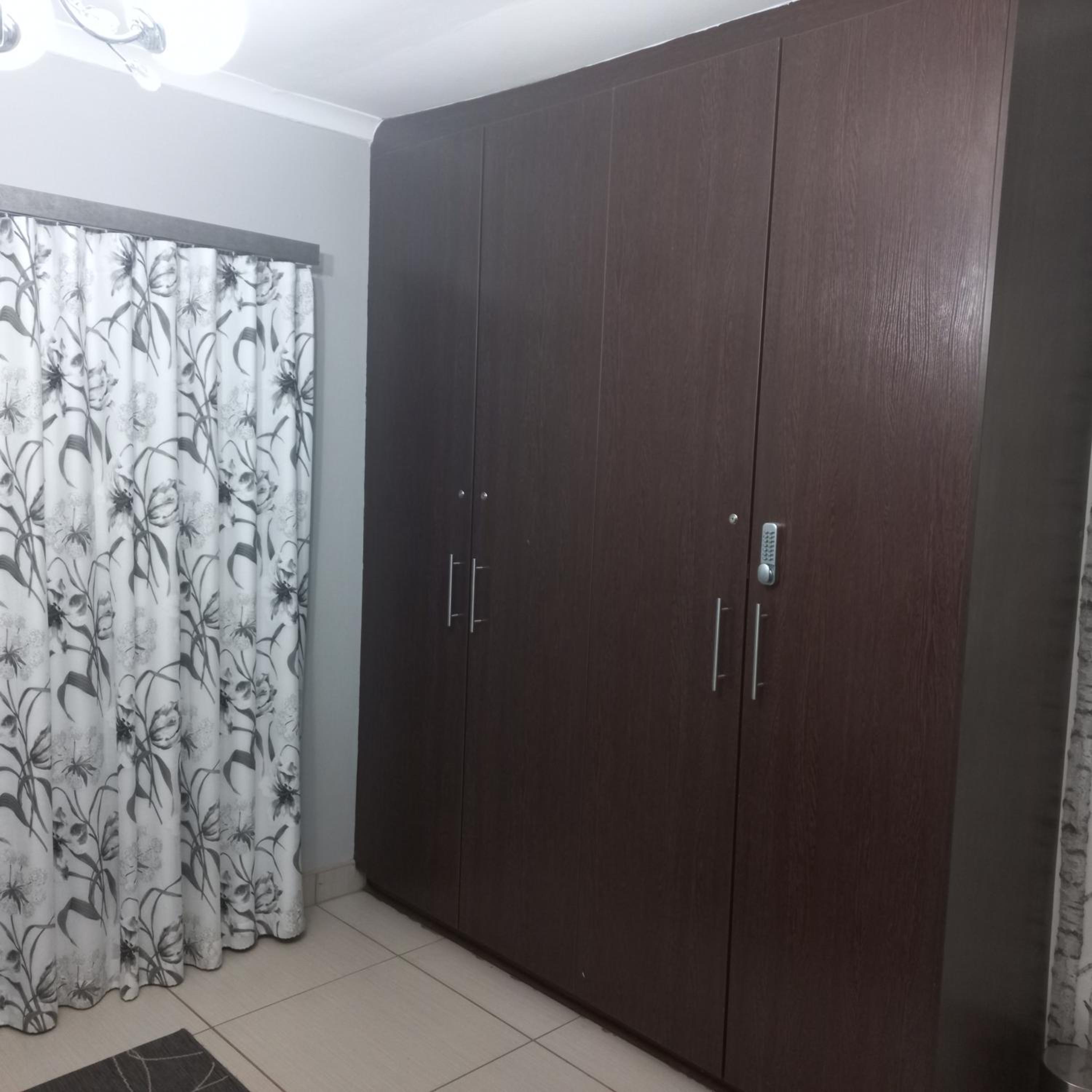 Double or Twin Room photo 3