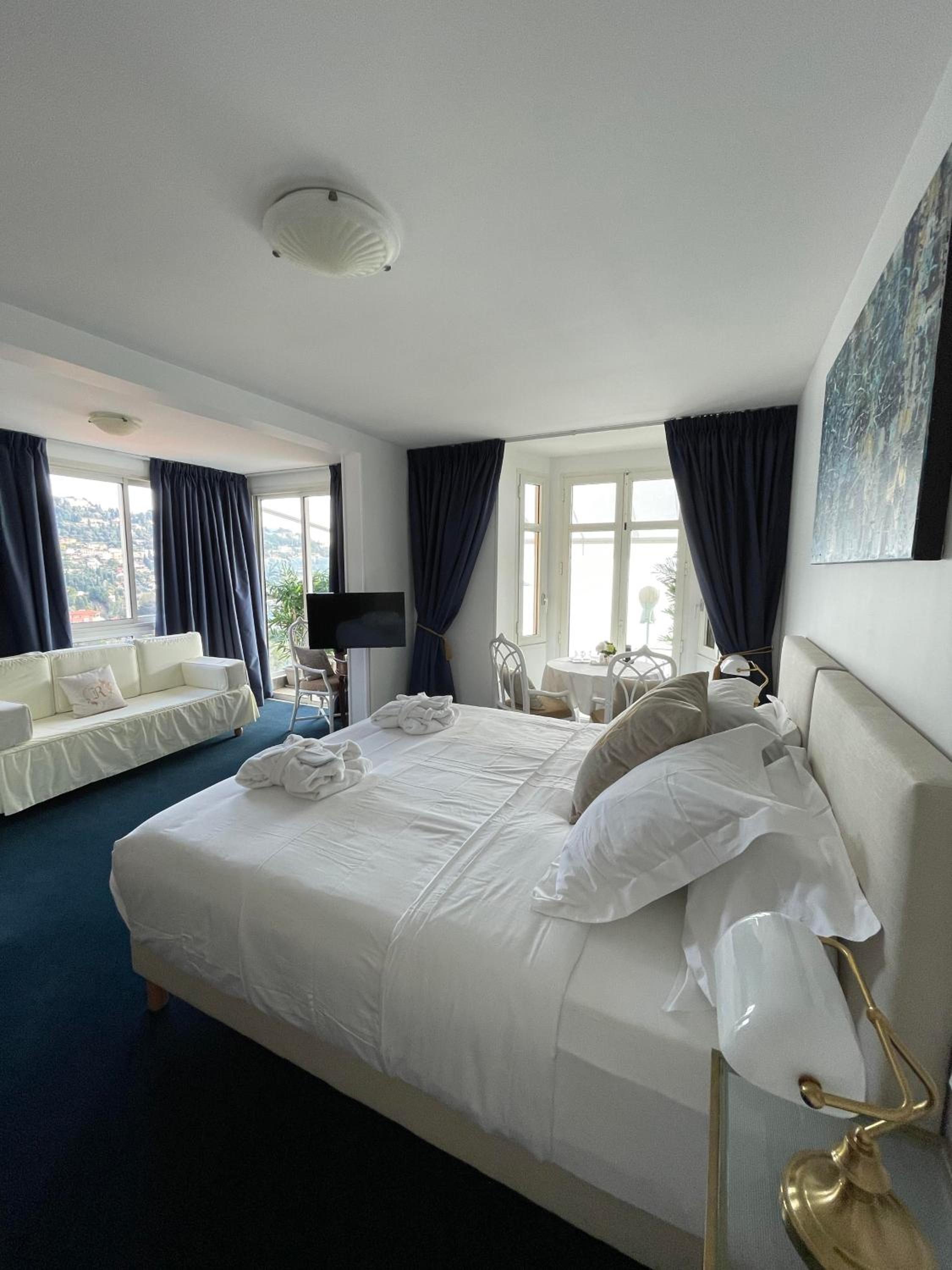 Junior Suite with Sea View Le Golfe Bleu  - Photo 1