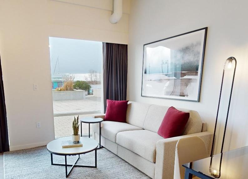 Waterfront Studio Suite ADA photo 1