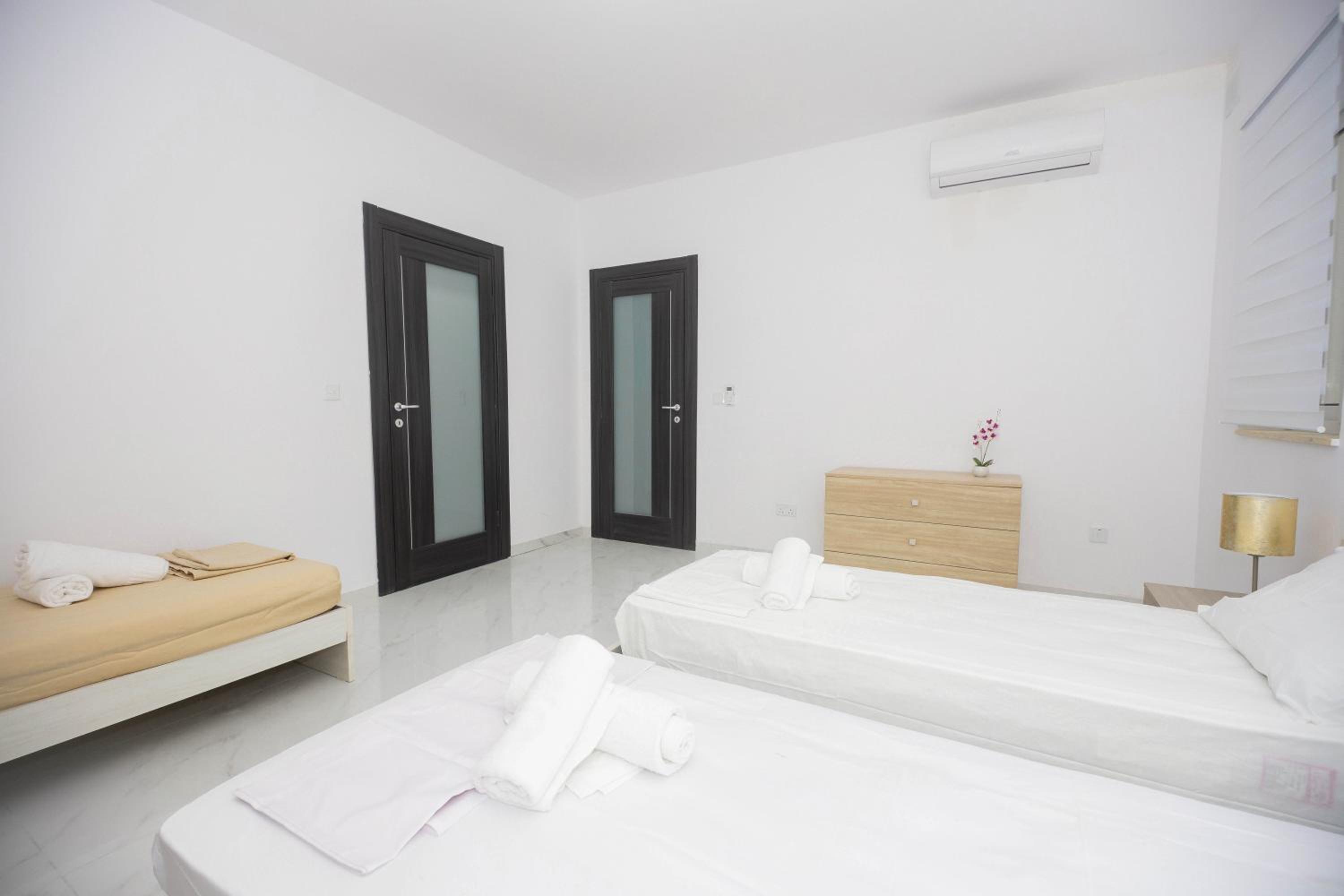 Standard Triple Room photo 2