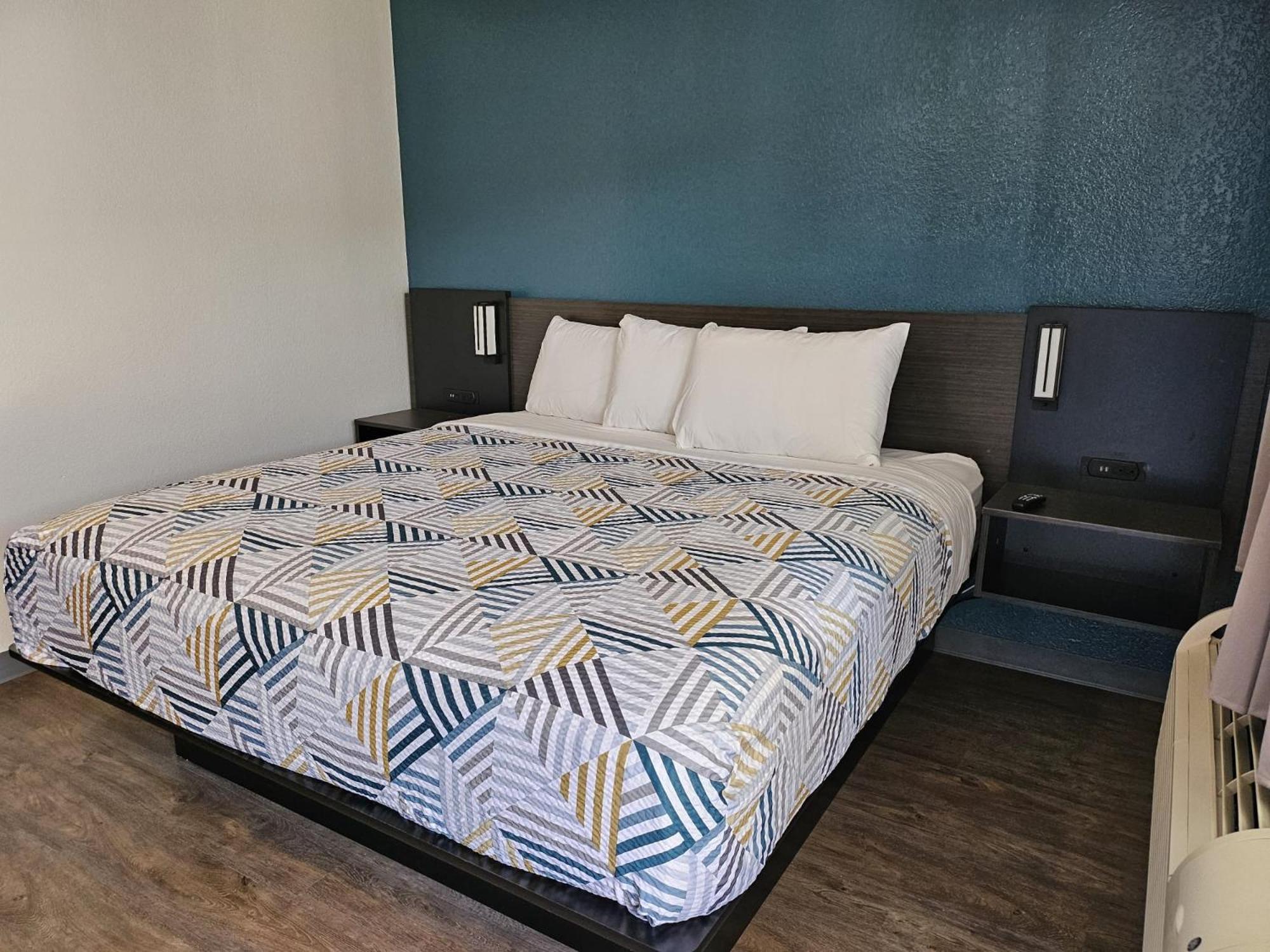 Motel 6-Westminster, CA - North