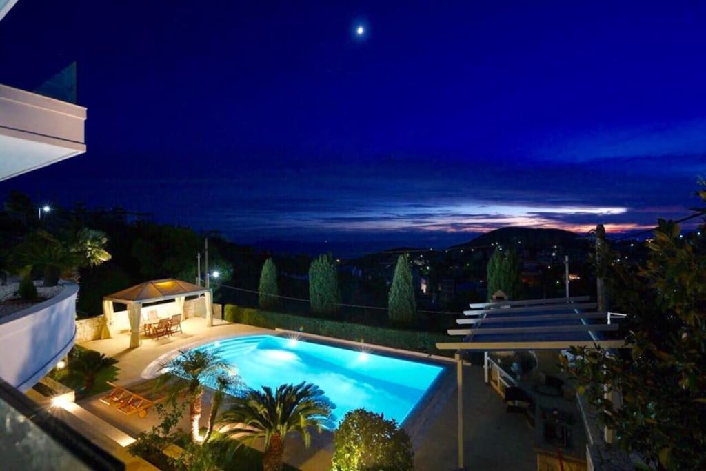 Villa photo 3