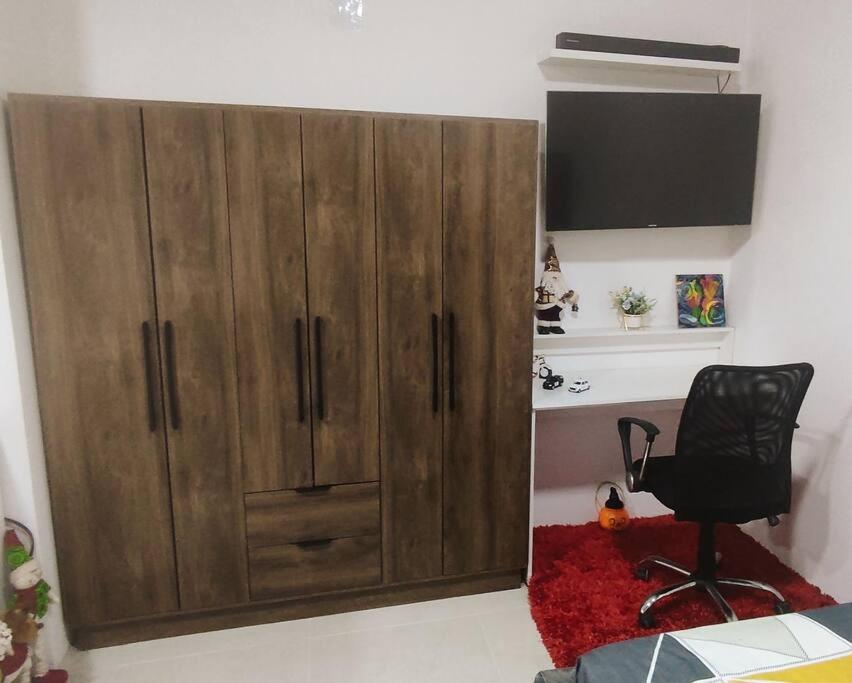 One-Bedroom Apartment photo 1