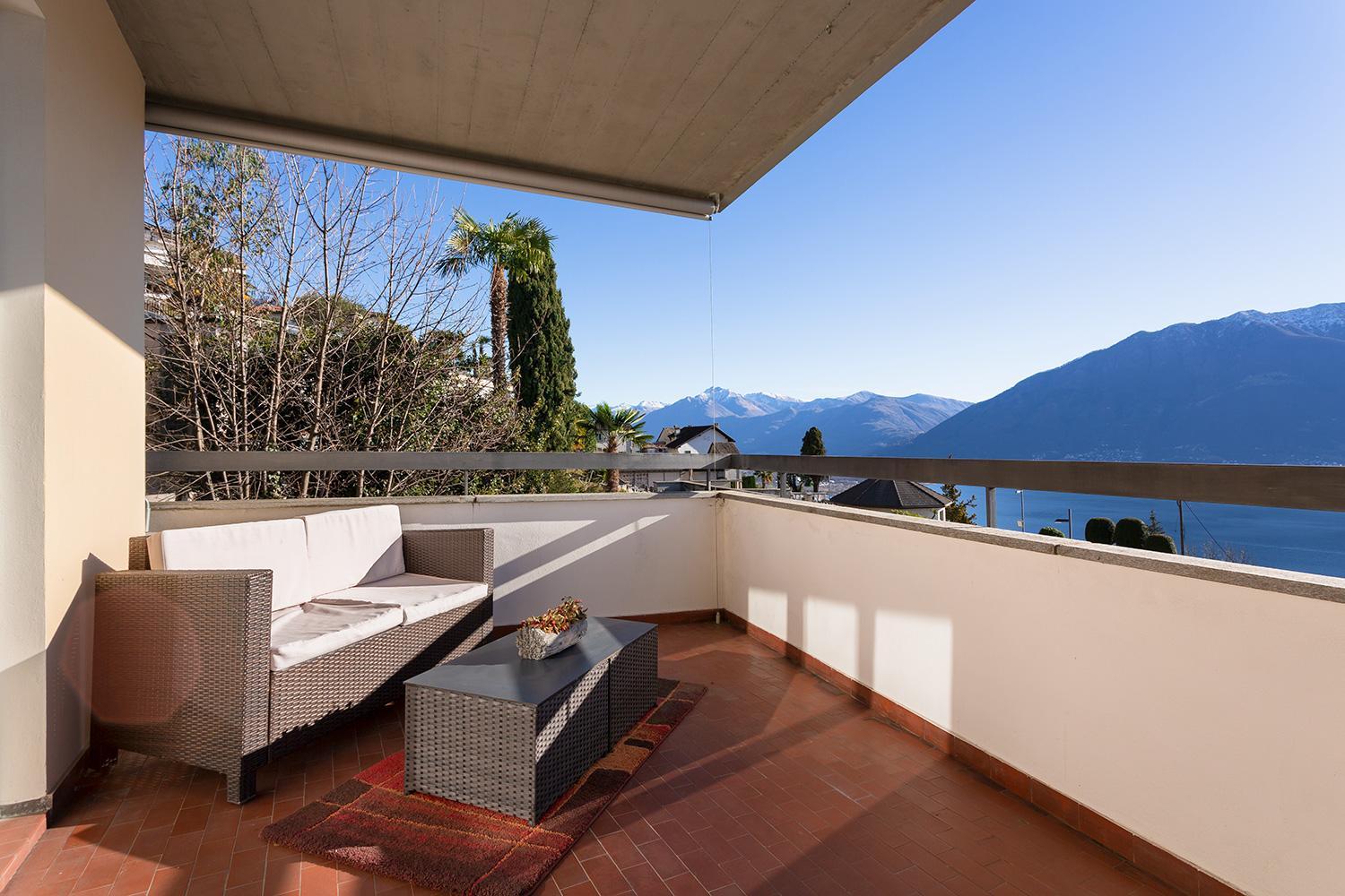 One-Bedroom Apartment With Lake View photo 3