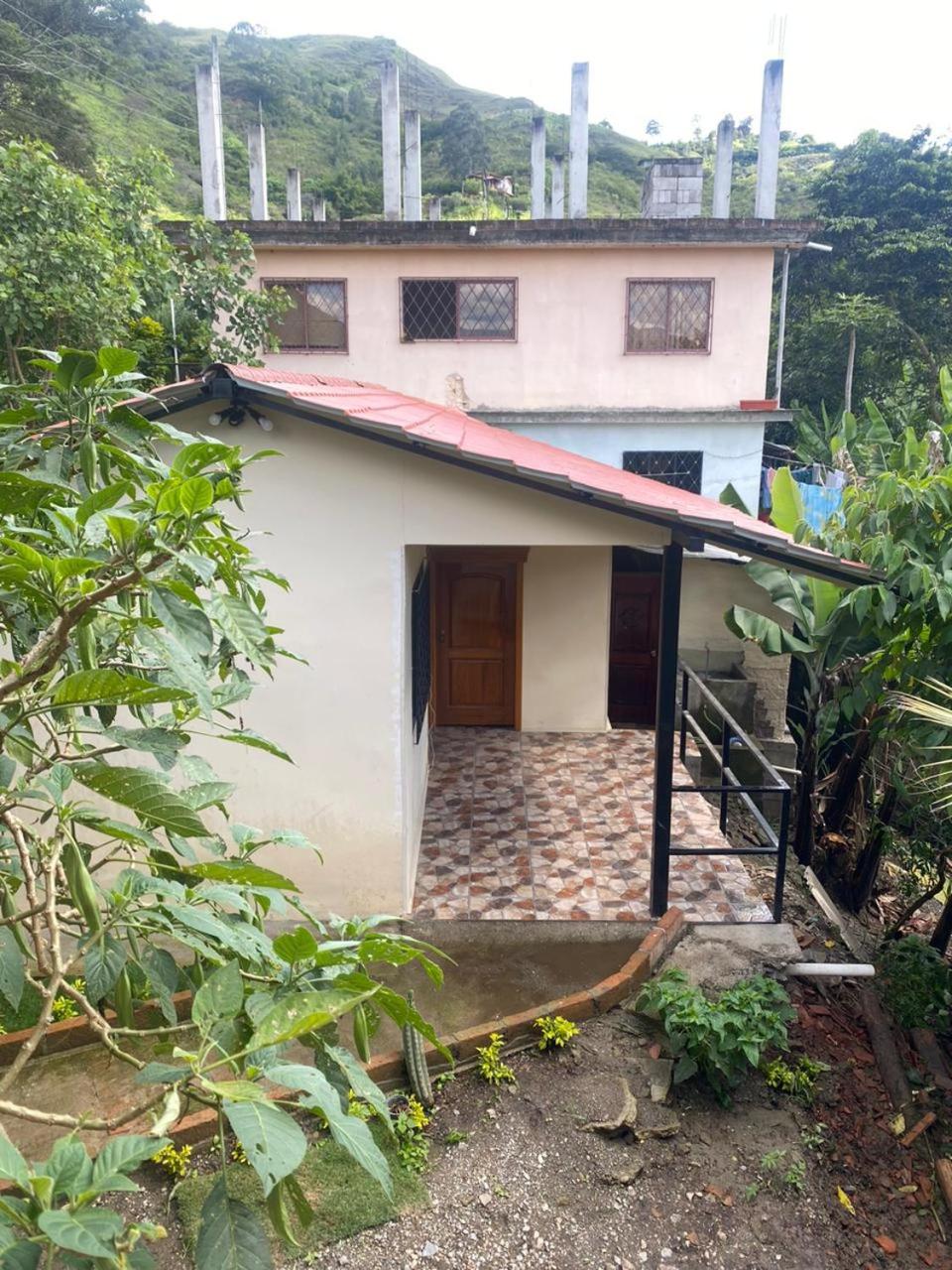 One-Bedroom House photo 1