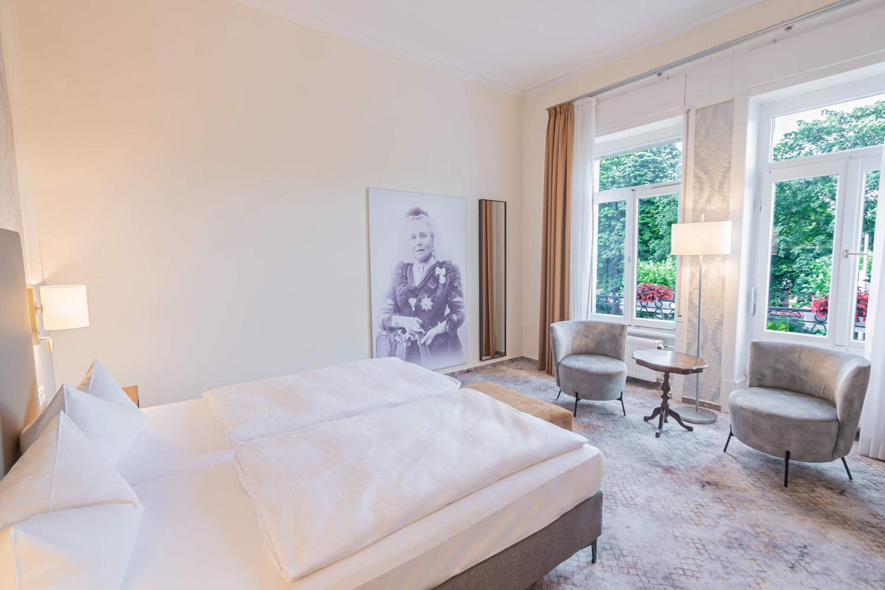 Deluxe Room - Photo 2