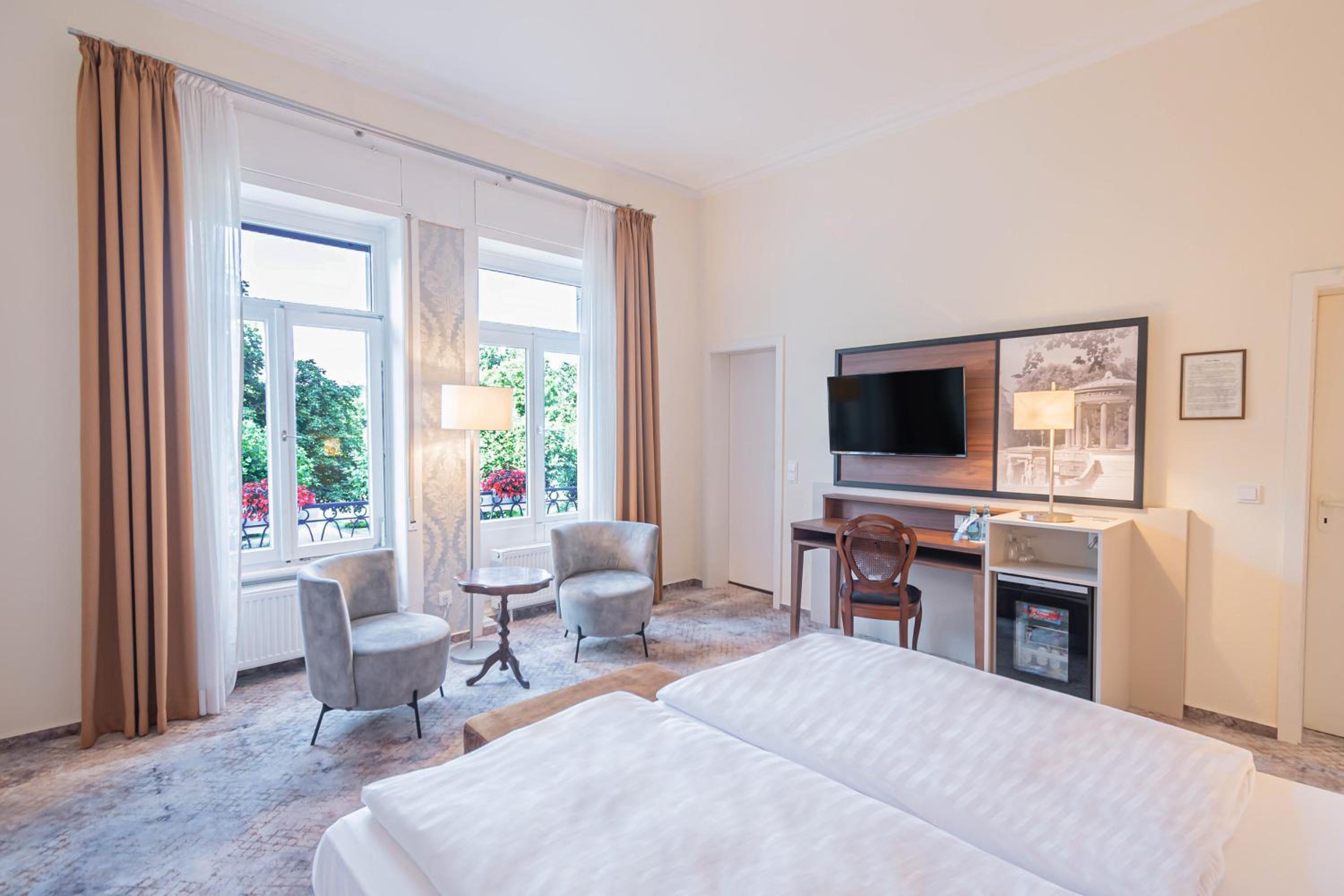 Deluxe Room - Photo 1
