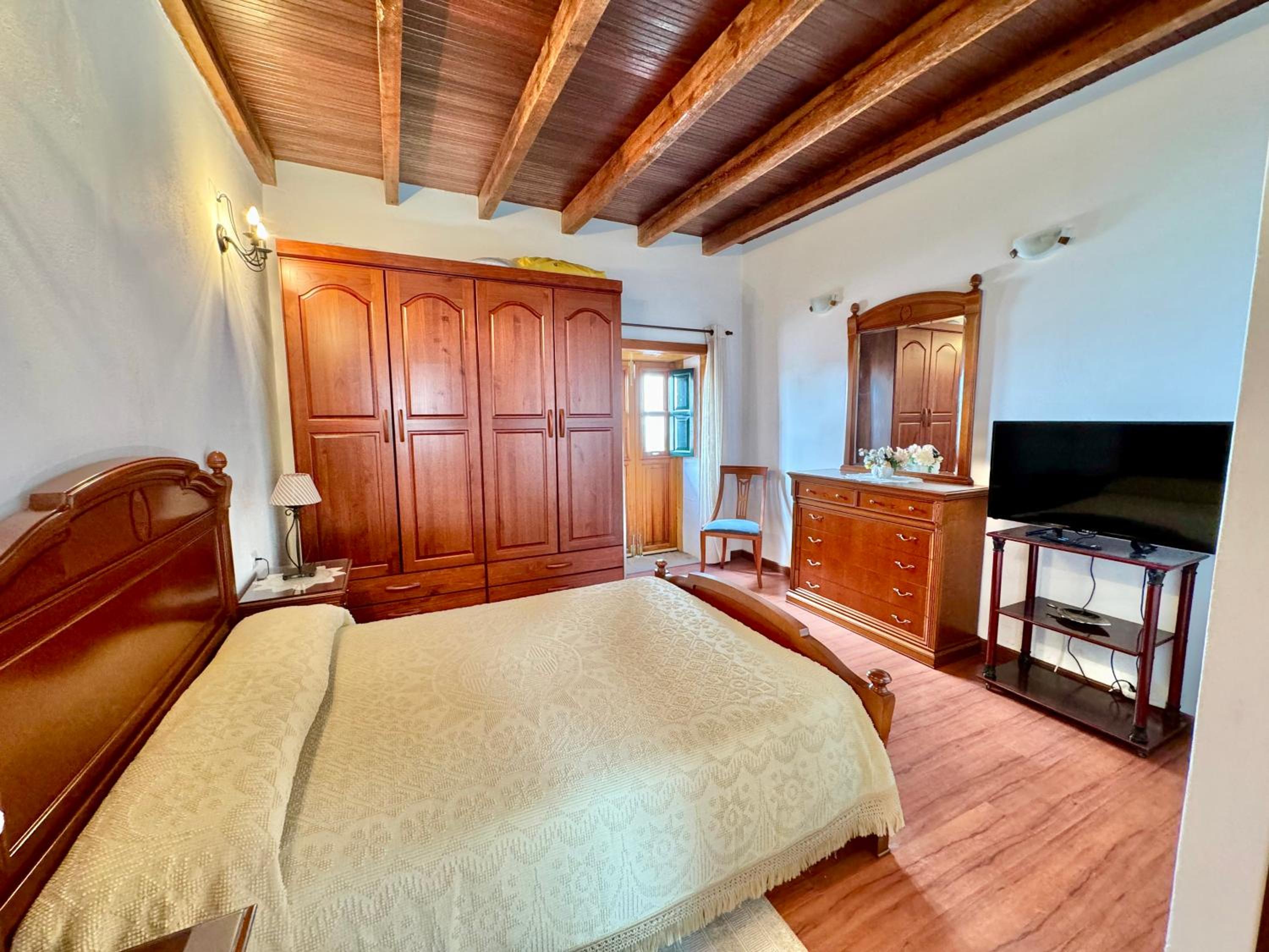 Three-Bedroom House photo 3