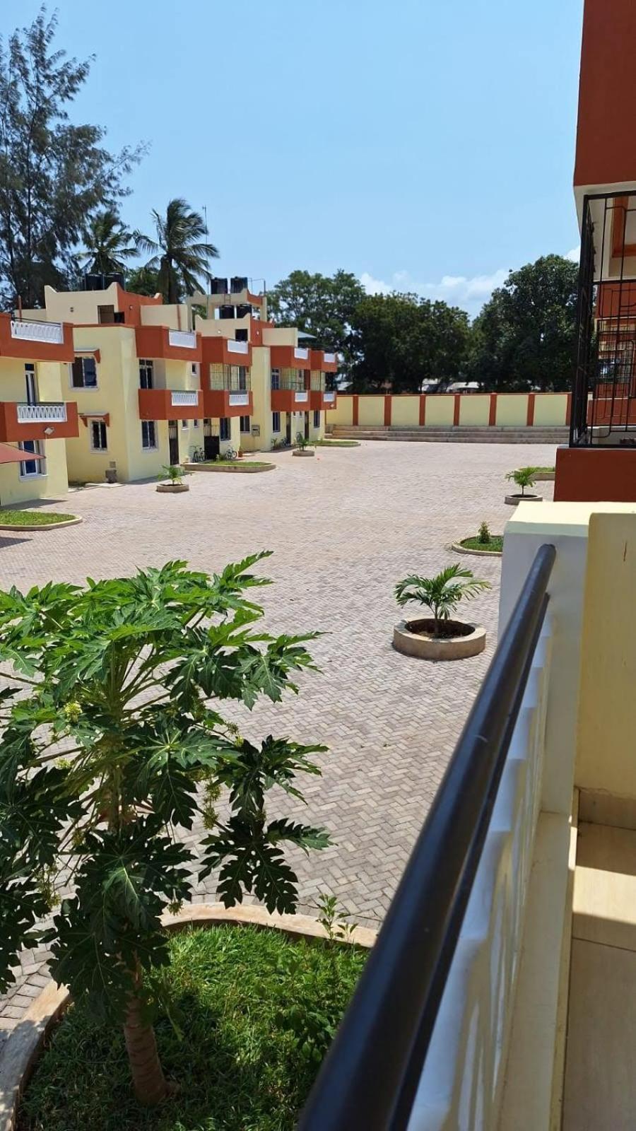 Three-Bedroom Villa photo 1