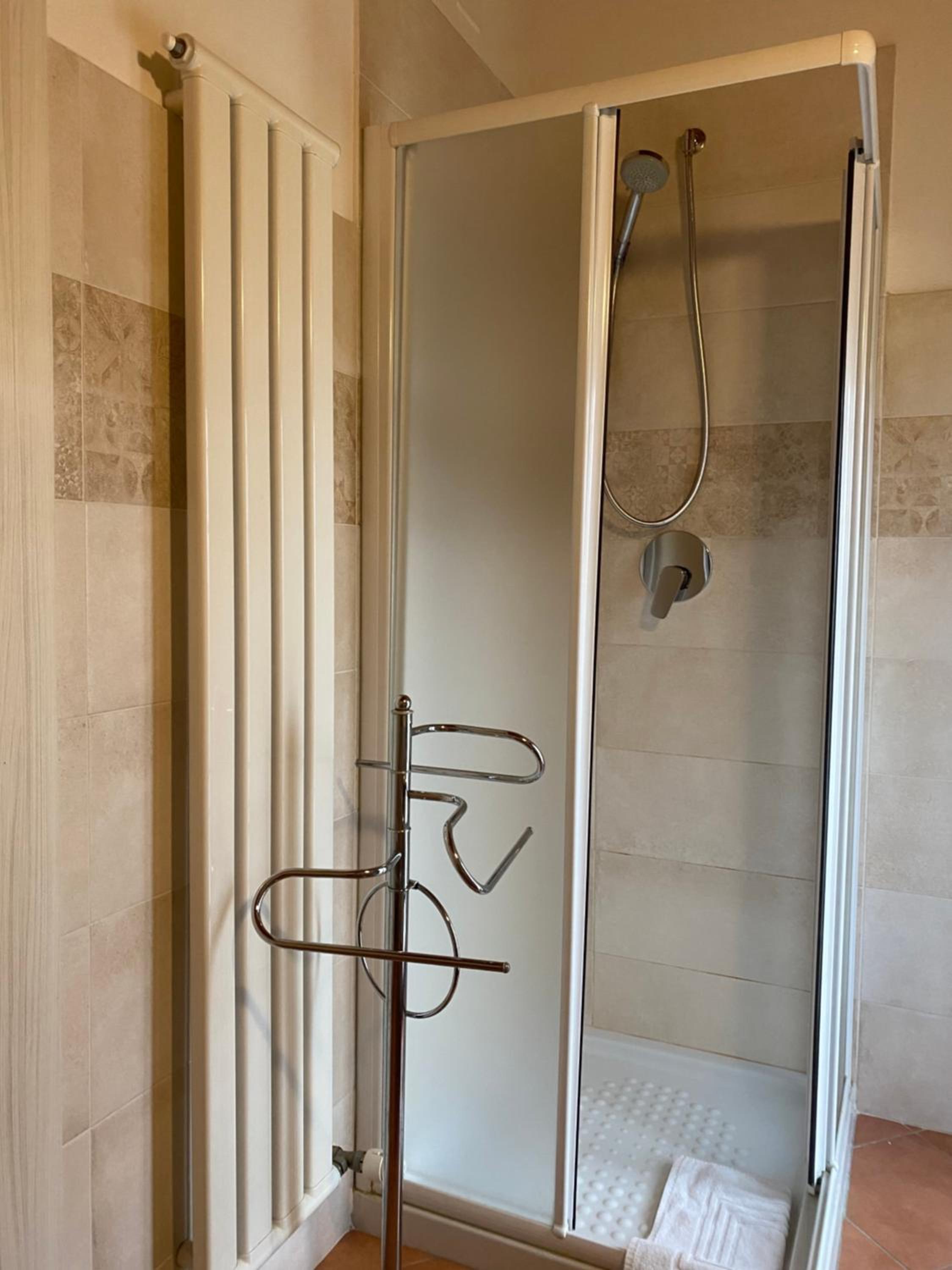 Triple Room with Private Bathroom - Photo 5