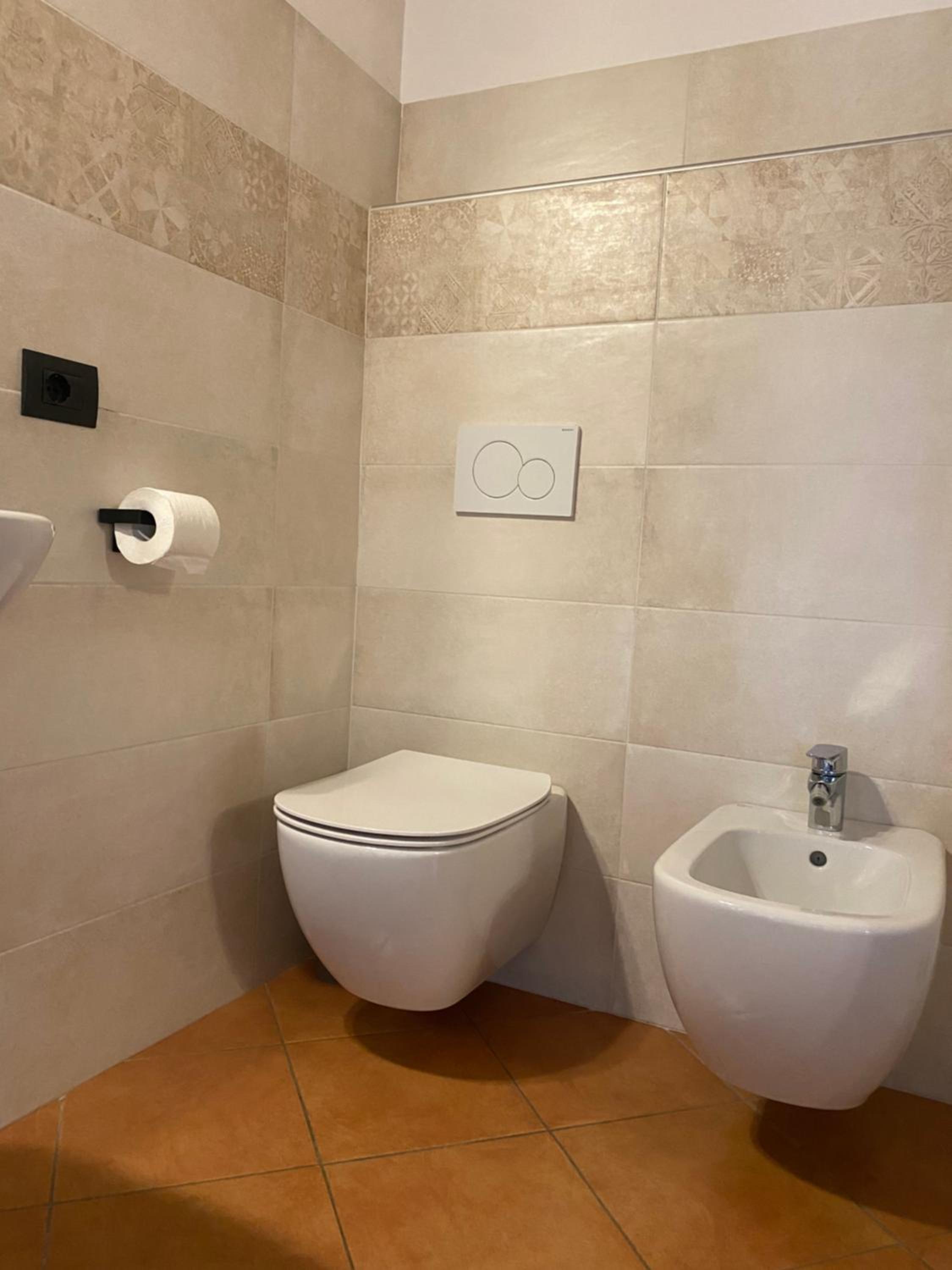 Triple Room with Private Bathroom - Photo 7
